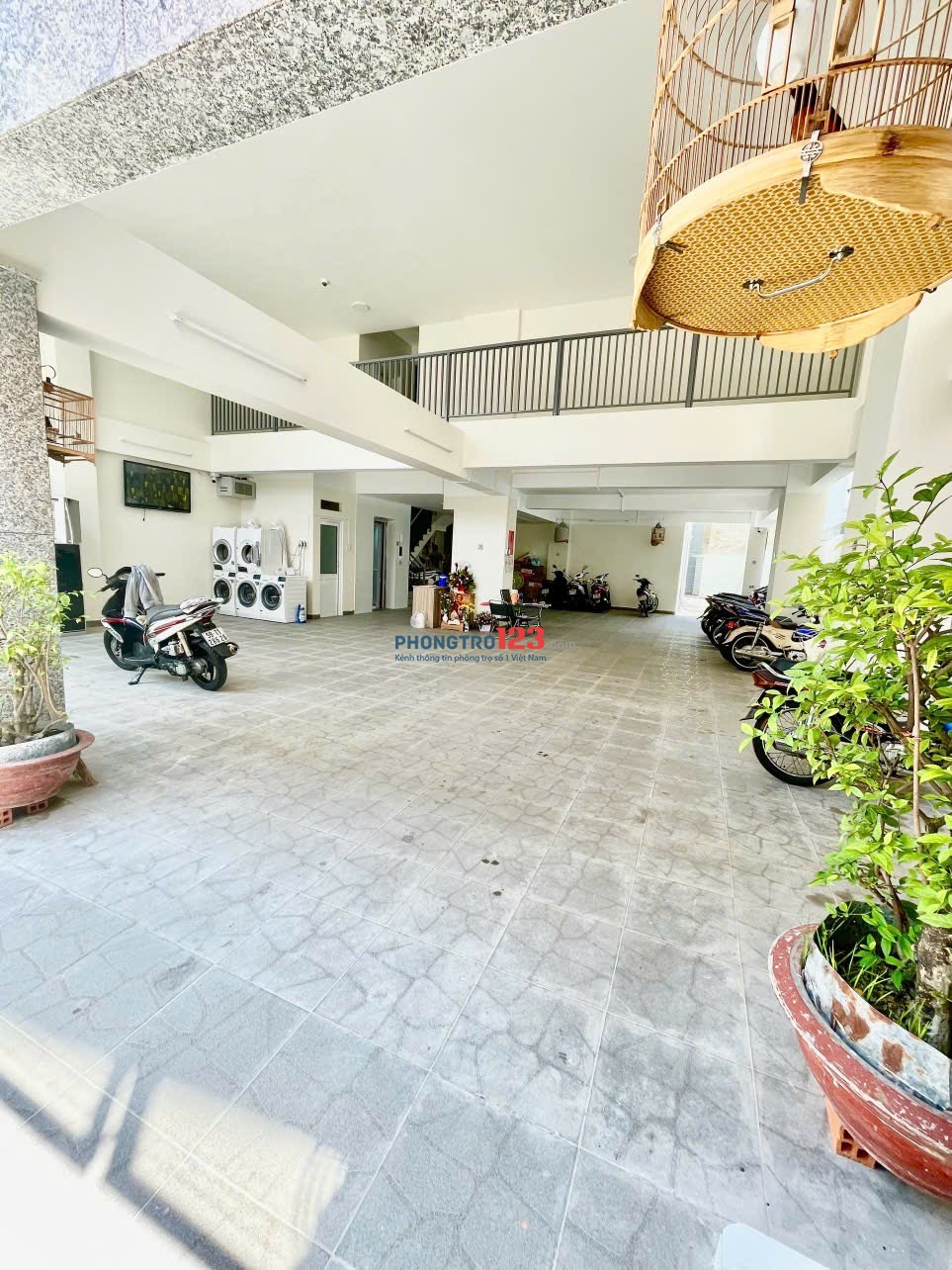 Cho thuê căn hộ Studio Ban công thoáng Q4 gần ĐH Luật, ĐH Nguyễn Tất Thành, cầu Khánh Hội