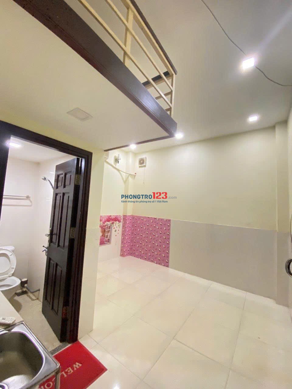 Phòng 18m2-3,2tr gác lửng, máy lạnh, toilet, bếp, thang máy ngay KCX Tân Thuận, Quận 7