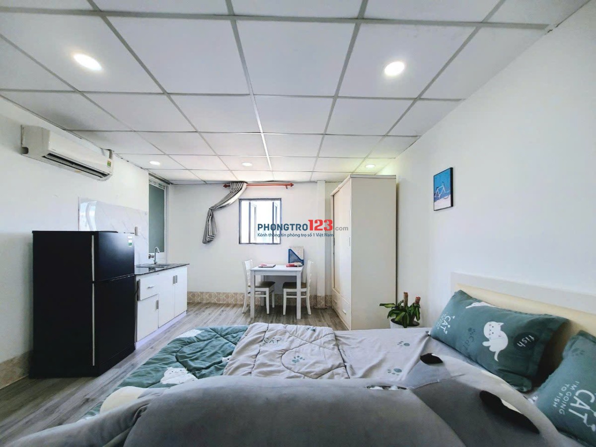 TRỌ BÌNH THẠNH GẦN NGÃ TƯ HÀNG XANH ĐH HIU,UEF,HUTECH STUDIO FULL NỘI THẤT CỬA SỔ LỚN PHAN CHU TRINH