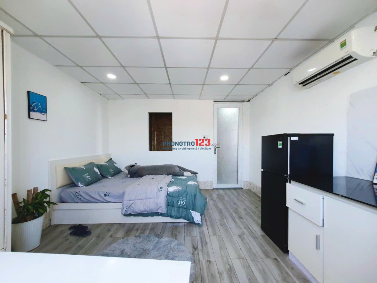 TRỌ BÌNH THẠNH GẦN NGÃ TƯ HÀNG XANH ĐH HIU,UEF,HUTECH STUDIO FULL NỘI THẤT CỬA SỔ LỚN PHAN CHU TRINH