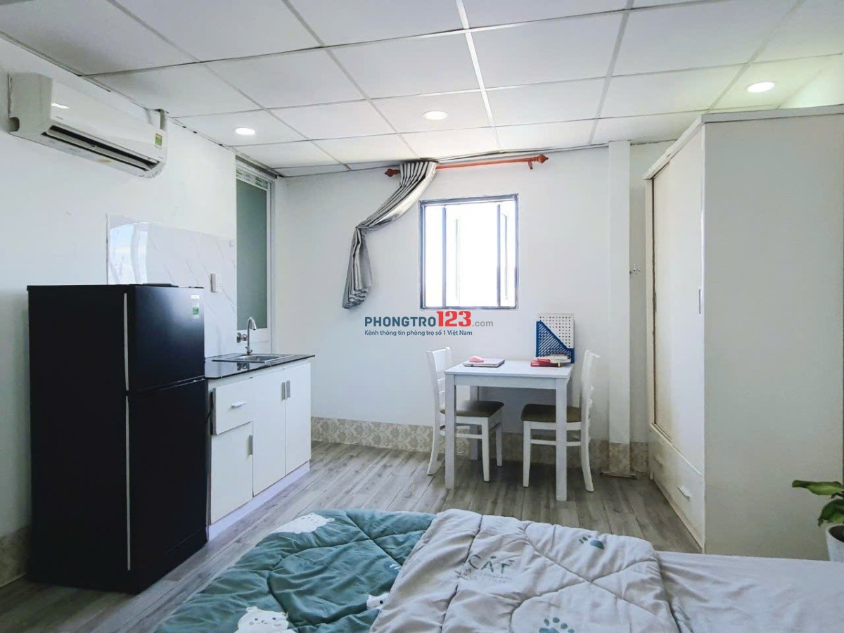 TRỌ BÌNH THẠNH GẦN NGÃ TƯ HÀNG XANH ĐH HIU,UEF,HUTECH STUDIO FULL NỘI THẤT CỬA SỔ LỚN PHAN CHU TRINH