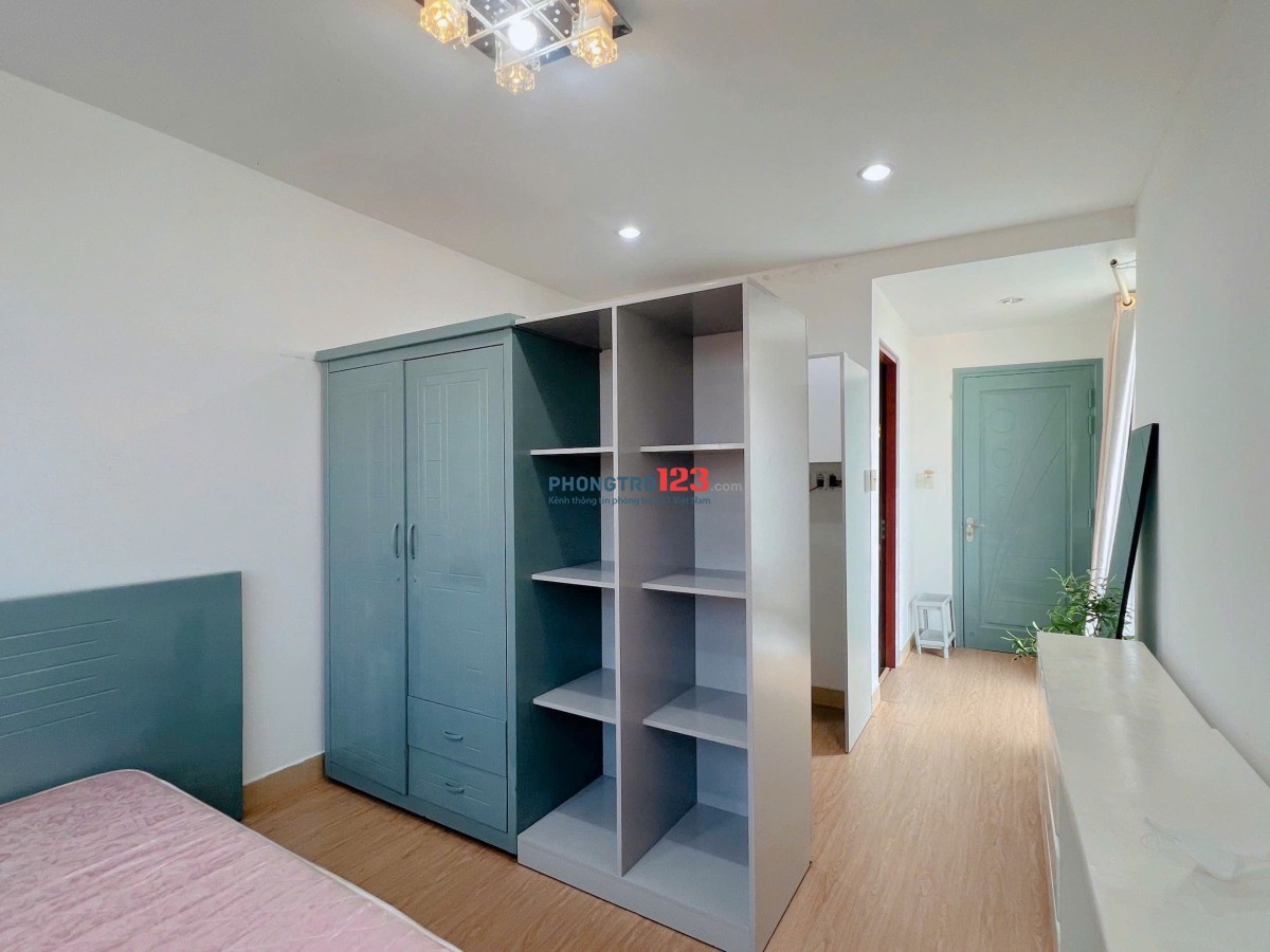 TRỌ BÌNH THẠNH GẦN CHỢ BÀ CHIỂU 1PN 38m2 FULL NỘI THẤT BAN CÔNG RỘNG THANG MÁY BẠCH ĐẰNG BÌNH THẠNH