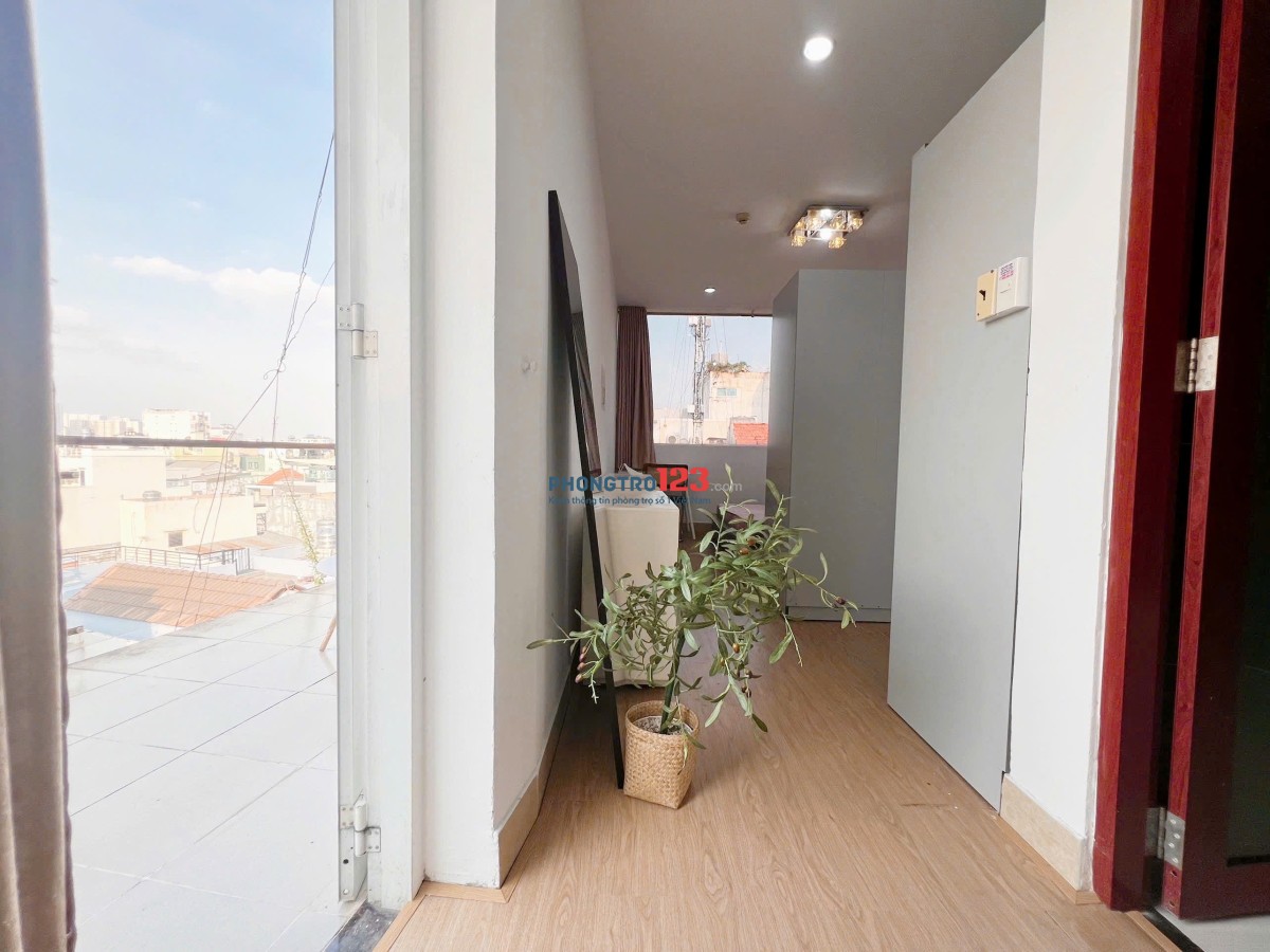 TRỌ BÌNH THẠNH GẦN CHỢ BÀ CHIỂU 1PN 38m2 FULL NỘI THẤT BAN CÔNG RỘNG THANG MÁY BẠCH ĐẰNG BÌNH THẠNH