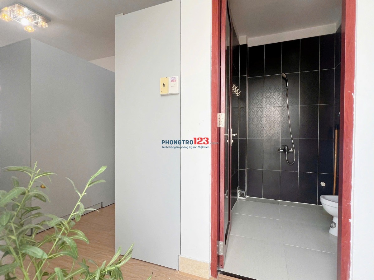 TRỌ BÌNH THẠNH GẦN CHỢ BÀ CHIỂU 1PN 38m2 FULL NỘI THẤT BAN CÔNG RỘNG THANG MÁY BẠCH ĐẰNG BÌNH THẠNH