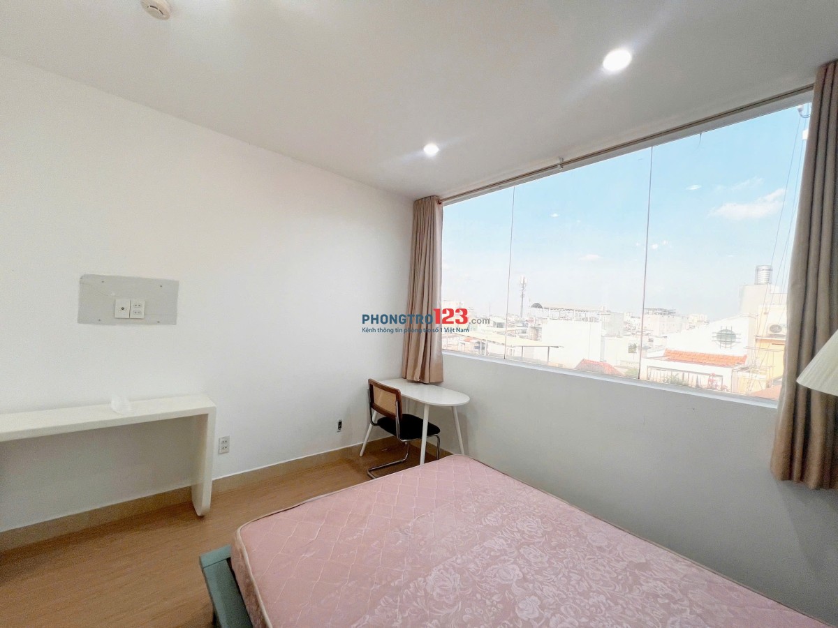 TRỌ BÌNH THẠNH GẦN CHỢ BÀ CHIỂU 1PN 38m2 FULL NỘI THẤT BAN CÔNG RỘNG THANG MÁY BẠCH ĐẰNG BÌNH THẠNH