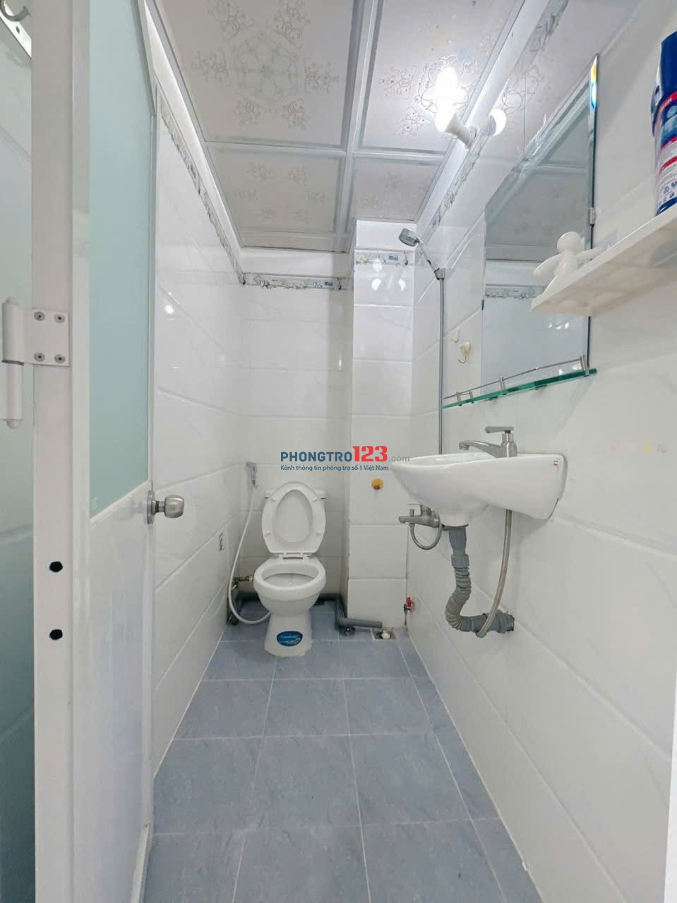 Chung cư 319 Lý Thường Kiệt, Q11: 8,5tr, 2p ngủ, nhà mới, 70m2