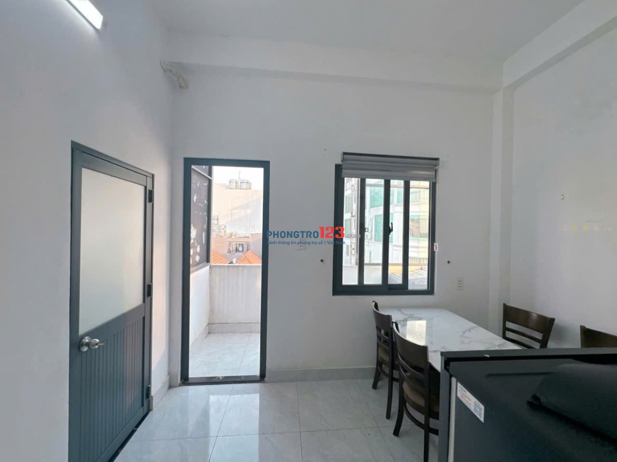 Chung cư 319 Lý Thường Kiệt, Q11: 8,5tr, 2p ngủ, nhà mới, 70m2