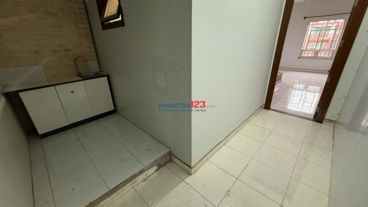 Phòng máy lạnh 35m2 phòng ngủ tách bếp. Đường Trần Thị Ngôi. Phường 4 Quận 8.