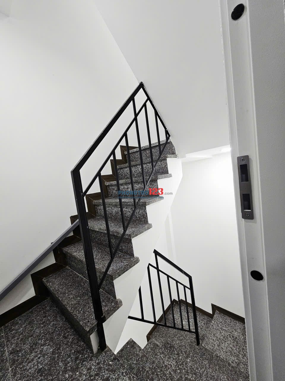 CHÍNH CHỦ CHO THUÊ CĂN HỘ PHỐ BA ĐÌNH 2N1K - 1N1K - 12 TRIỆU FULL NỘI THẤT NHẬP KHẨU CHÂU ÂU