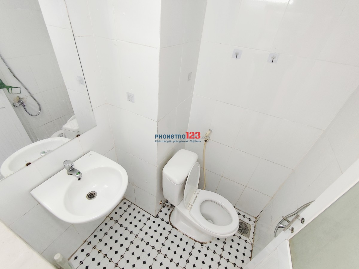 phòng có 4 CỬA SỔ, free wi-fi, sẵn BẾP, TỦ, ĐẦU DÃY TRỌ, GẠCH, có mọi thứ,...