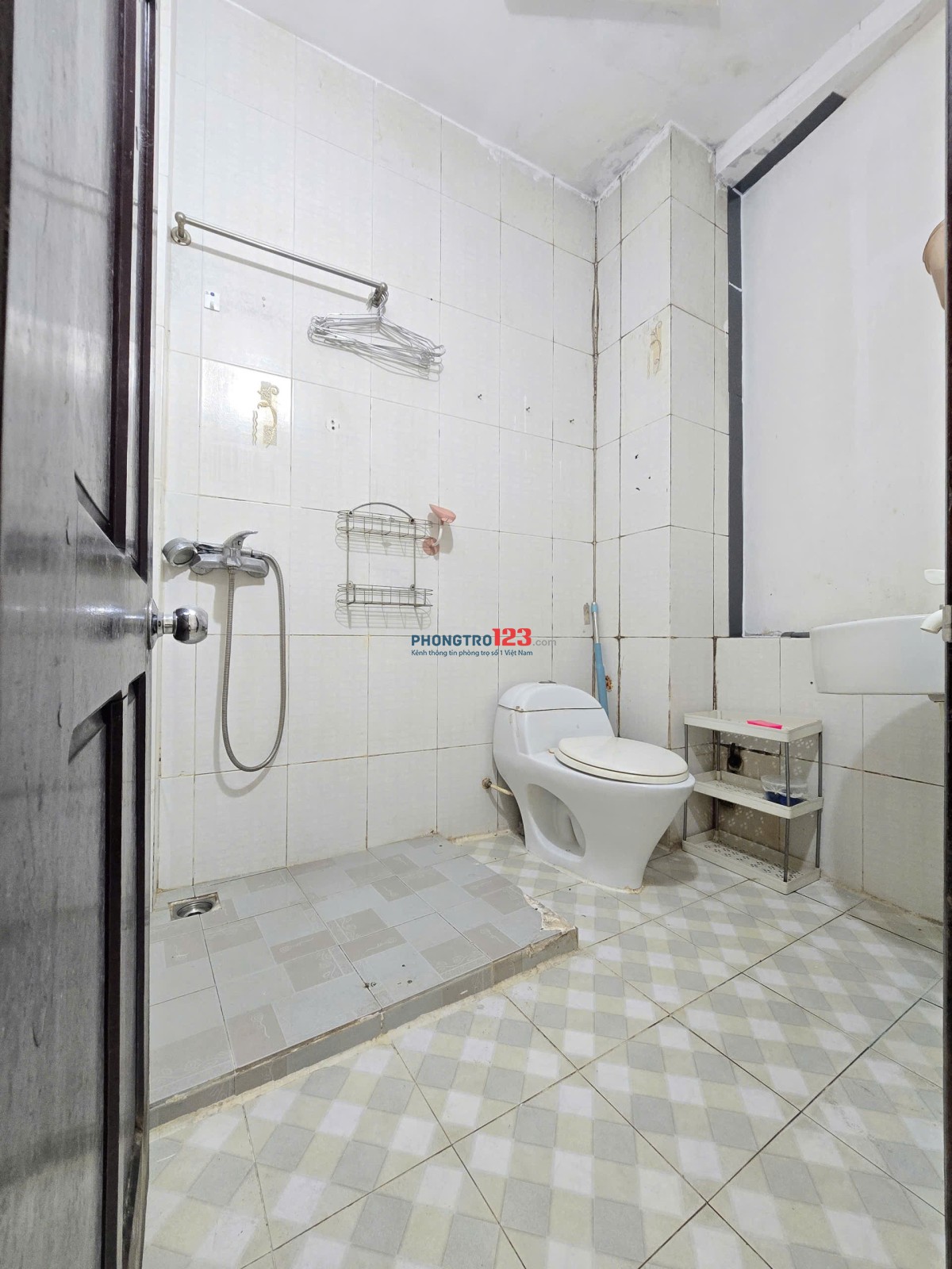 PHÒNG RỘNG CỬA SỔ THOÁNG GIÁ RẺ, KHÔNG CHUNG CHỦ NGAY LÊ VĂN SỸ