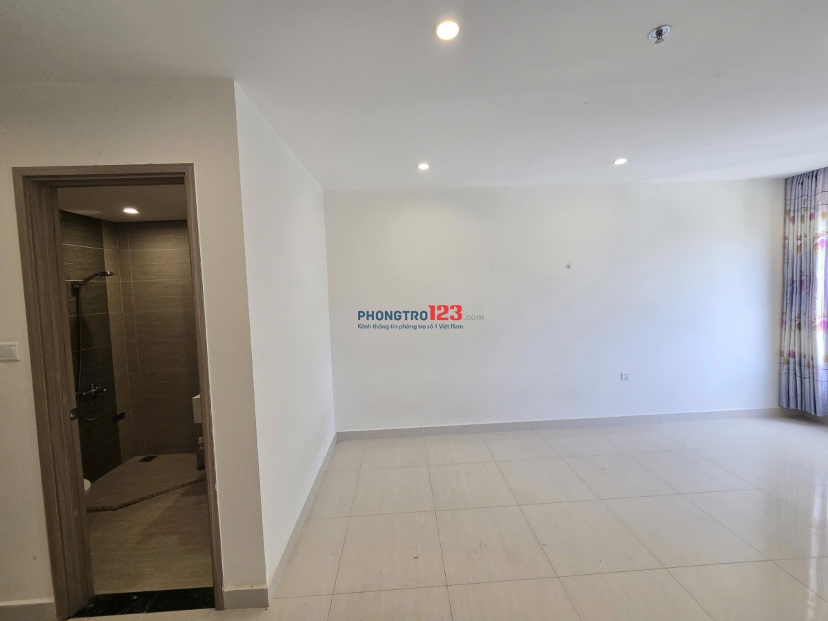 Cho thuê căn hộ Studio tại Vinhomes Grandpark có sẵn Kệ bếp rèm.