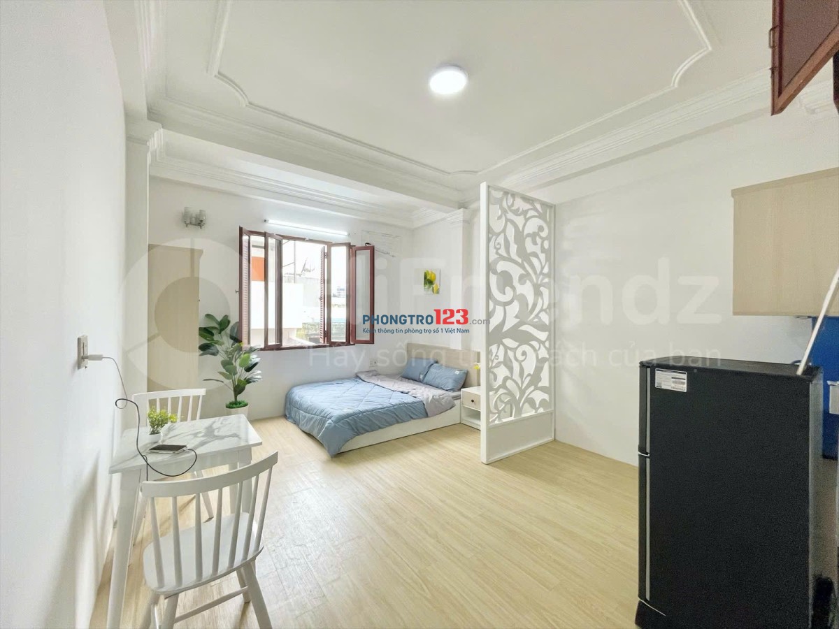 Căn Hộ 1PN Tách Bếp 40m2 - Cửa Sổ Lớn - Đinh Bộ Lĩnh Ngay Ngã Tư Hàng Xanh