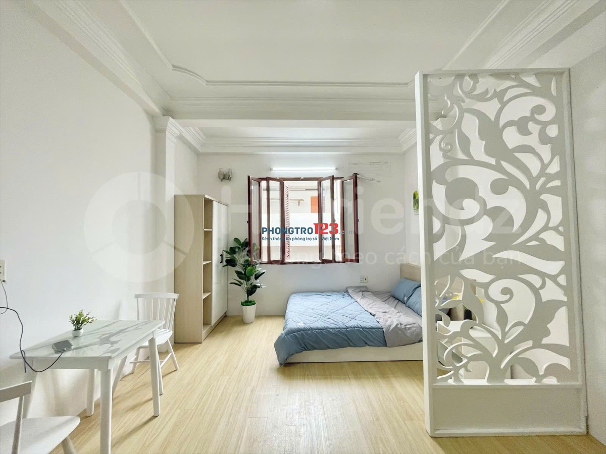 Căn Hộ 1PN Tách Bếp 40m2 - Cửa Sổ Lớn - Đinh Bộ Lĩnh Ngay Ngã Tư Hàng Xanh