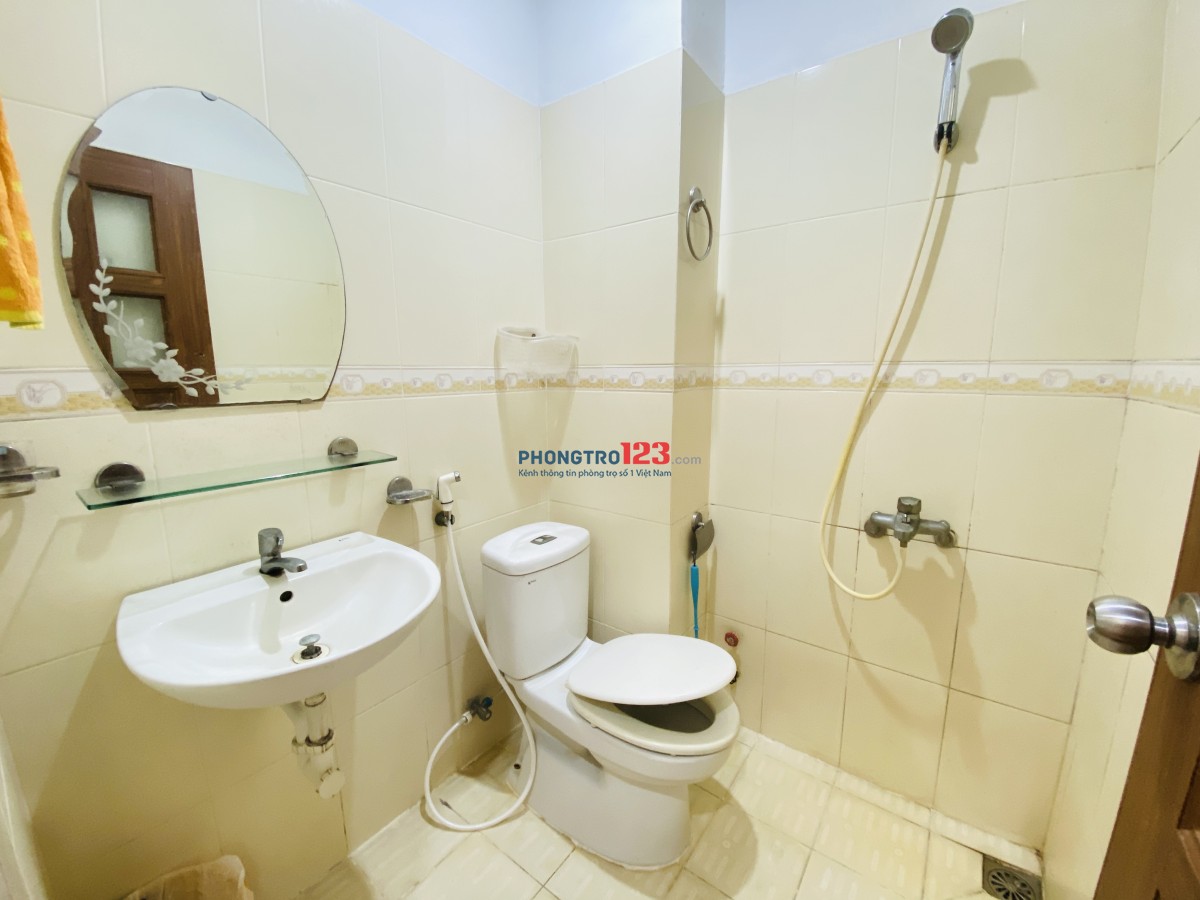 Phòng cao cấp, đầy đủ tiện nghi. Gần đài truyền hình và trường Khoa Học Xã Hội & Nhân Văn 200 mét