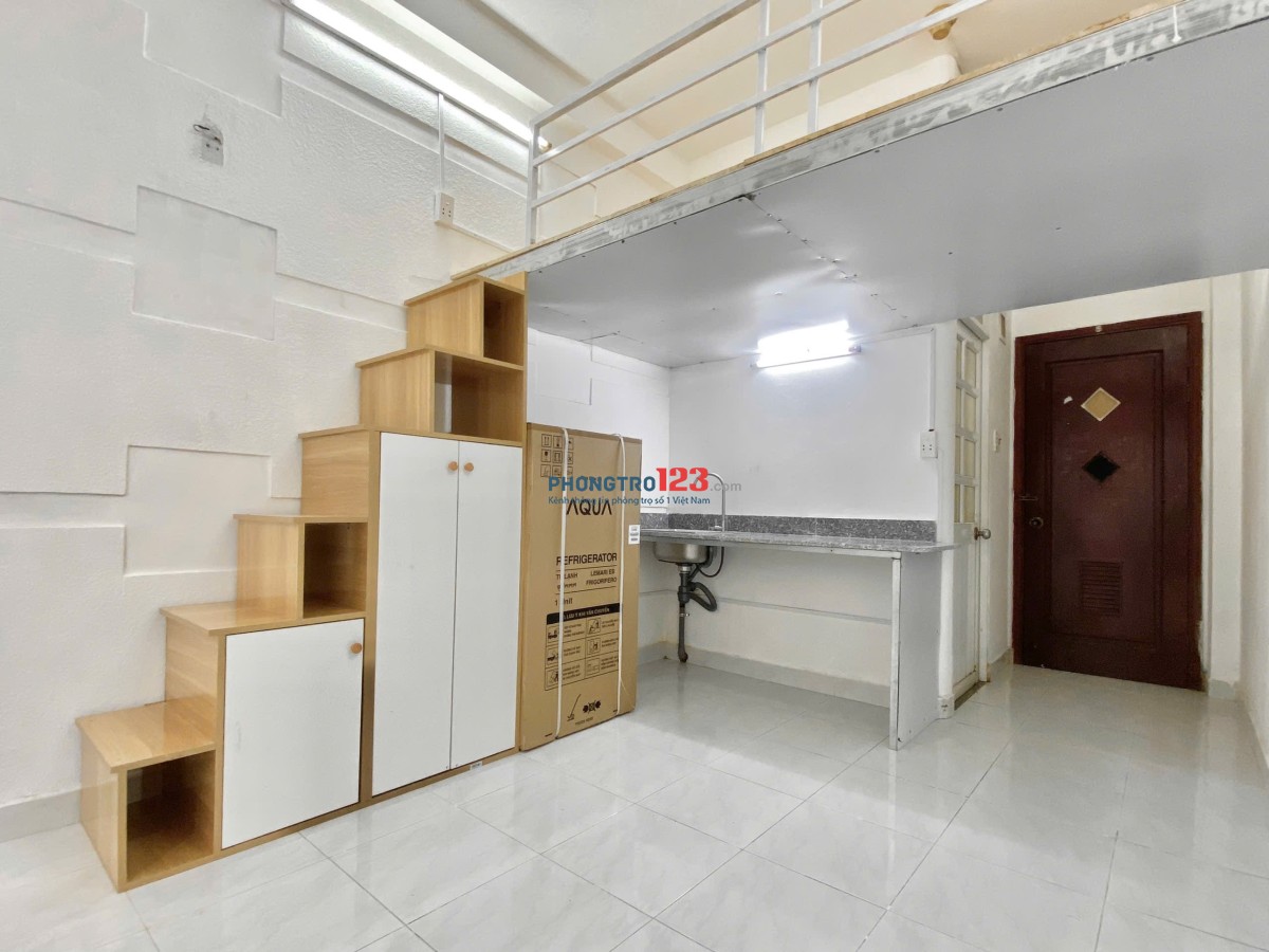 CHO THUÊ DUPLEX CÓ BAN CÔNG & CỬA SỔ TRỜI – SIÊU CHILL NGAY SÂN BAY, FULL NỘI THẤT