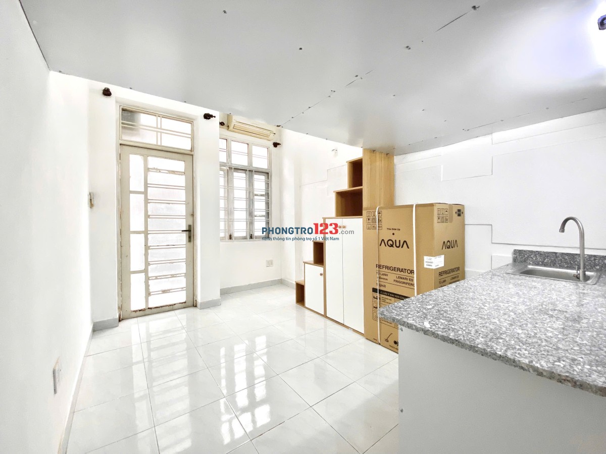 CHO THUÊ DUPLEX CÓ BAN CÔNG & CỬA SỔ TRỜI – SIÊU CHILL NGAY SÂN BAY, FULL NỘI THẤT