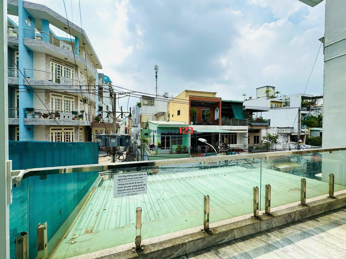 CHO THUÊ DUPLEX CÓ BAN CÔNG & CỬA SỔ TRỜI – SIÊU CHILL NGAY SÂN BAY, FULL NỘI THẤT