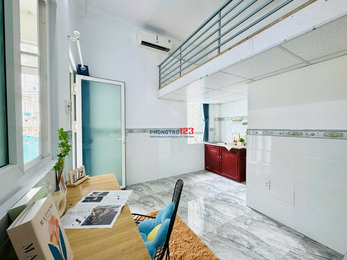 CHO THUÊ DUPLEX CÓ BAN CÔNG & CỬA SỔ TRỜI – SIÊU CHILL NGAY SÂN BAY, FULL NỘI THẤT