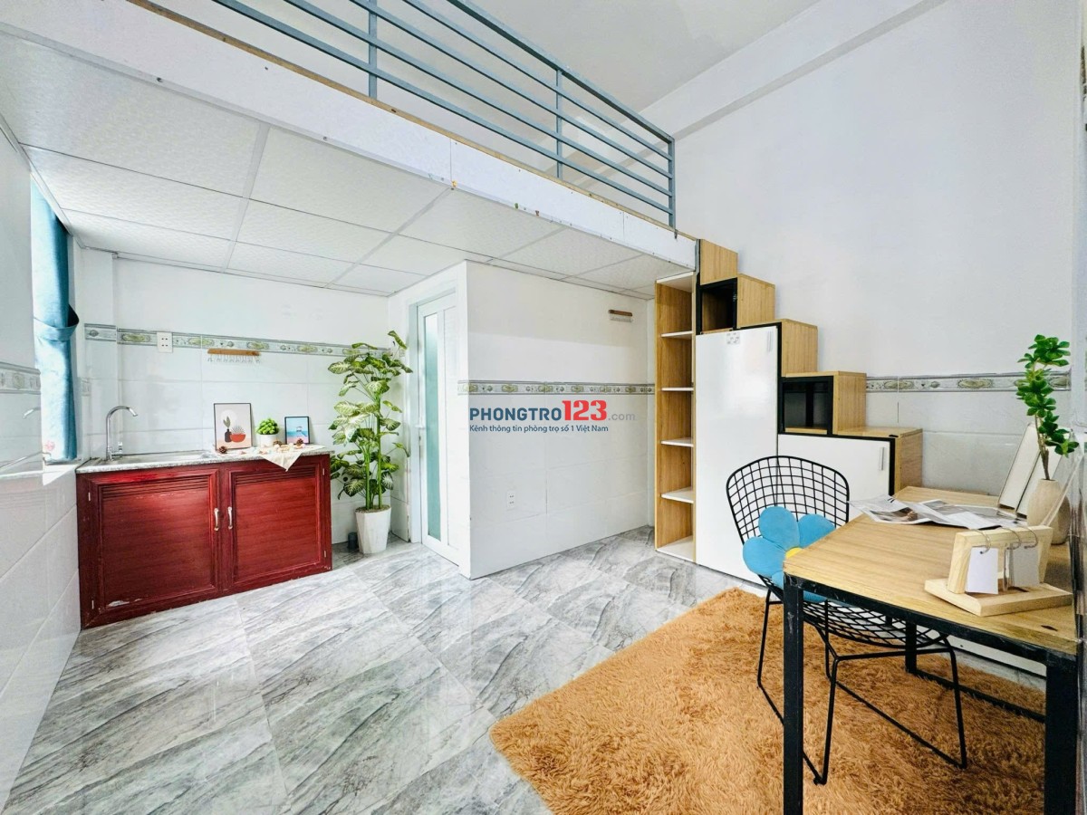 CHO THUÊ DUPLEX CÓ BAN CÔNG & CỬA SỔ TRỜI – SIÊU CHILL NGAY SÂN BAY, FULL NỘI THẤT