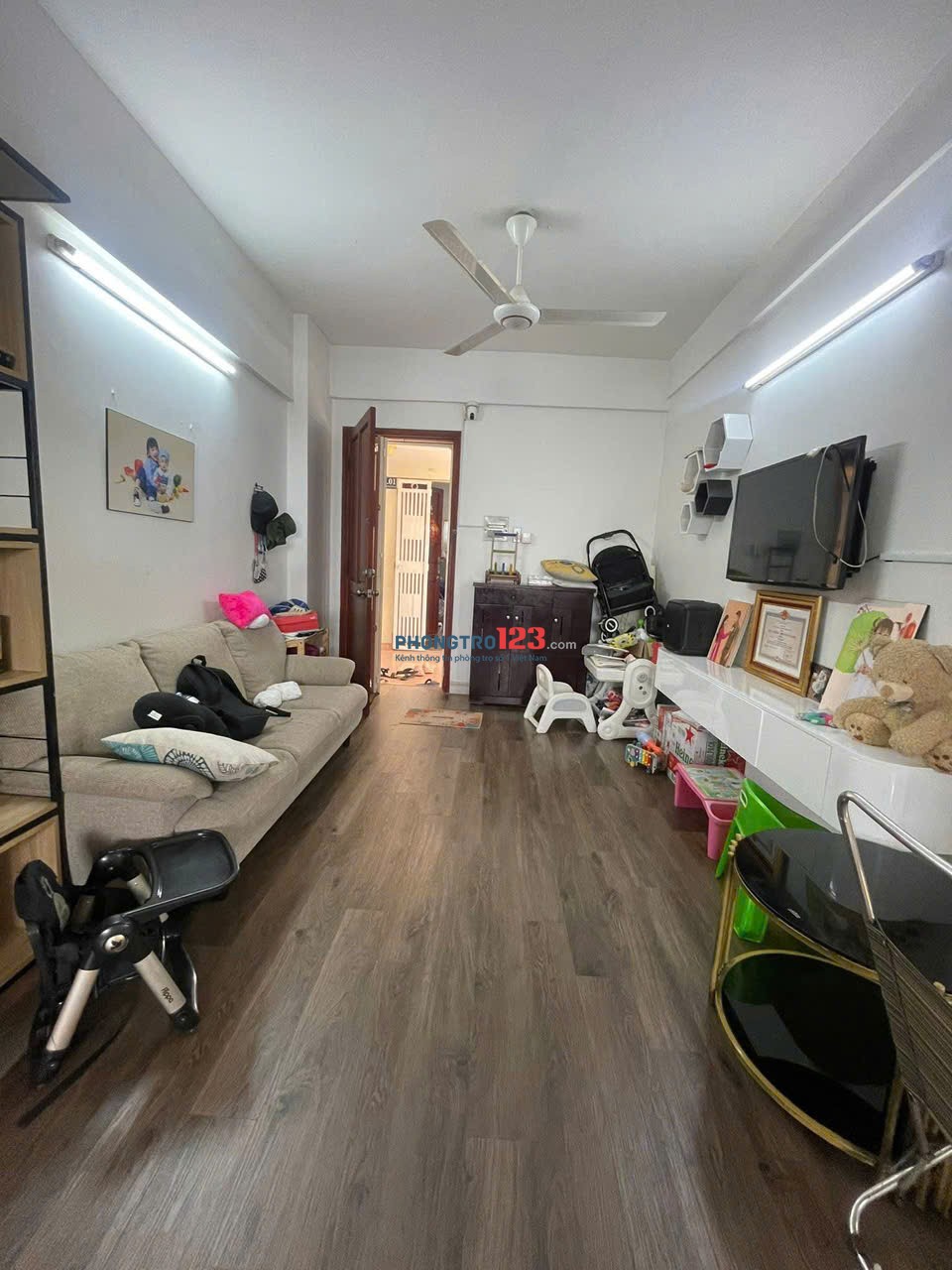 Chung cư 10A Trần Nhật Duật, Q1: 65m2, 9tr/tháng, full NT, 1PN rộng