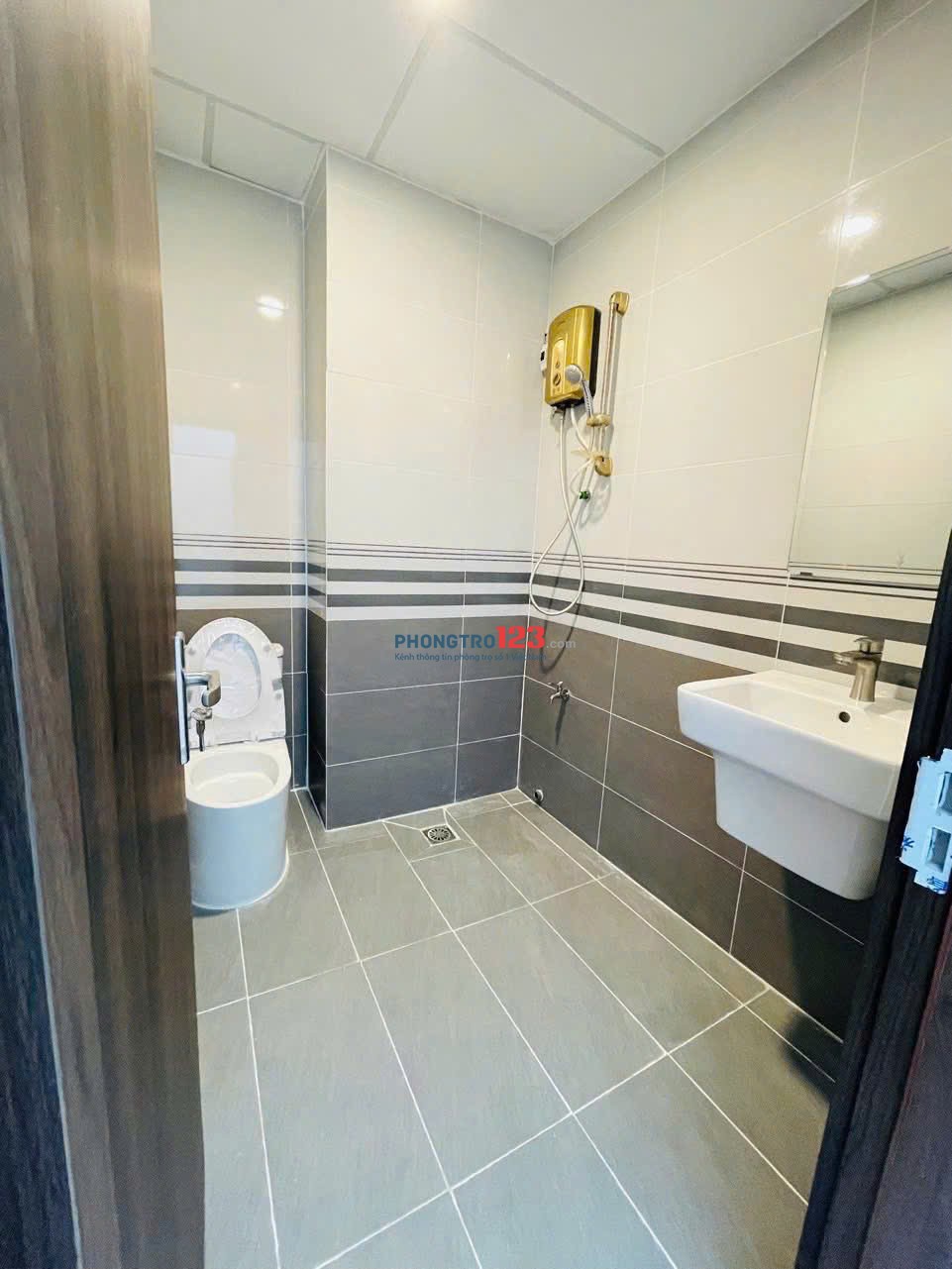 Chung cư 10A Trần Nhật Duật, Q1: 65m2, 9tr/tháng, full NT, 1PN rộng