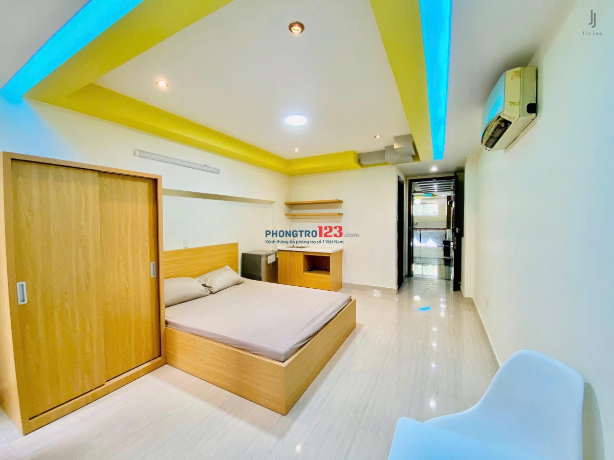 Phòng Trọ Ban Công Thang Máy 35m2 Hoàng Hoa Thám Bình Thạnh Gần Chợ Bà Chiểu Phan Xích Long Quận 1