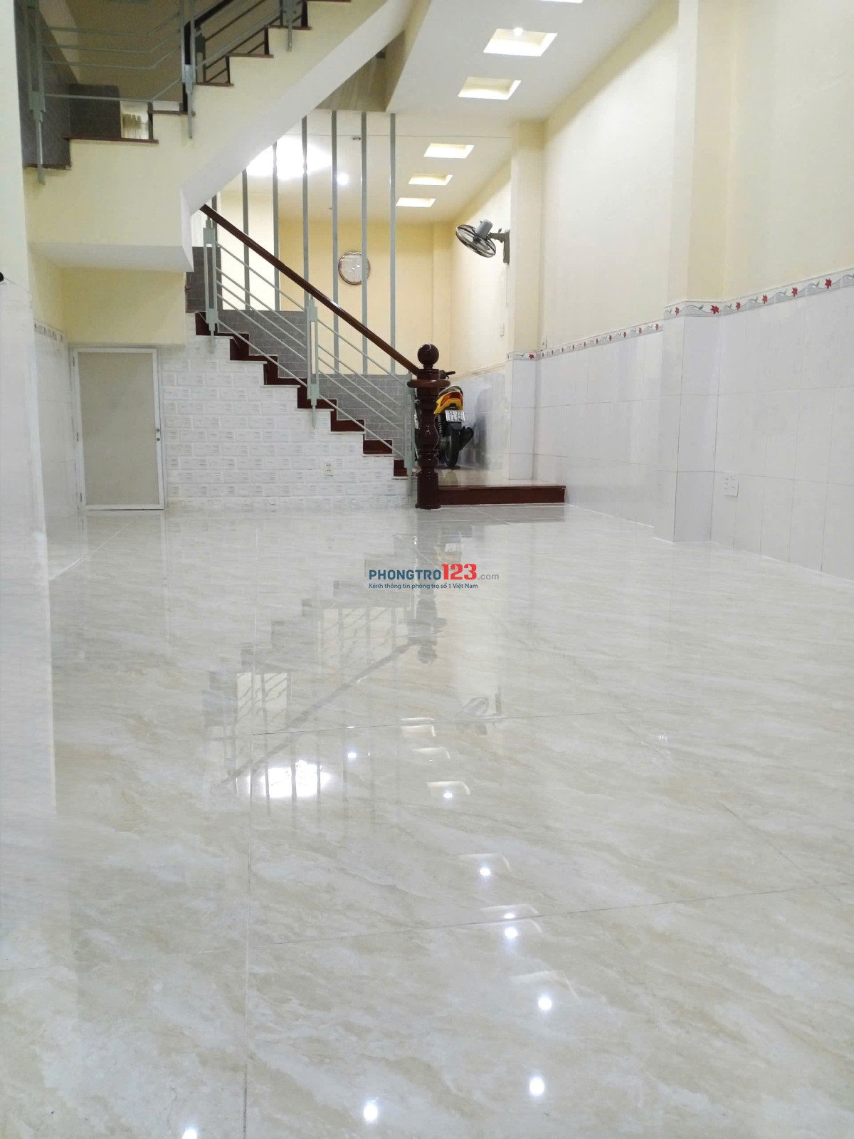 *[11 triệu] Cho thuê Mặt Bằng Đường Số..Q4. (4X12) Gần Chung Cư, Mới Đep. Vào KD ngay