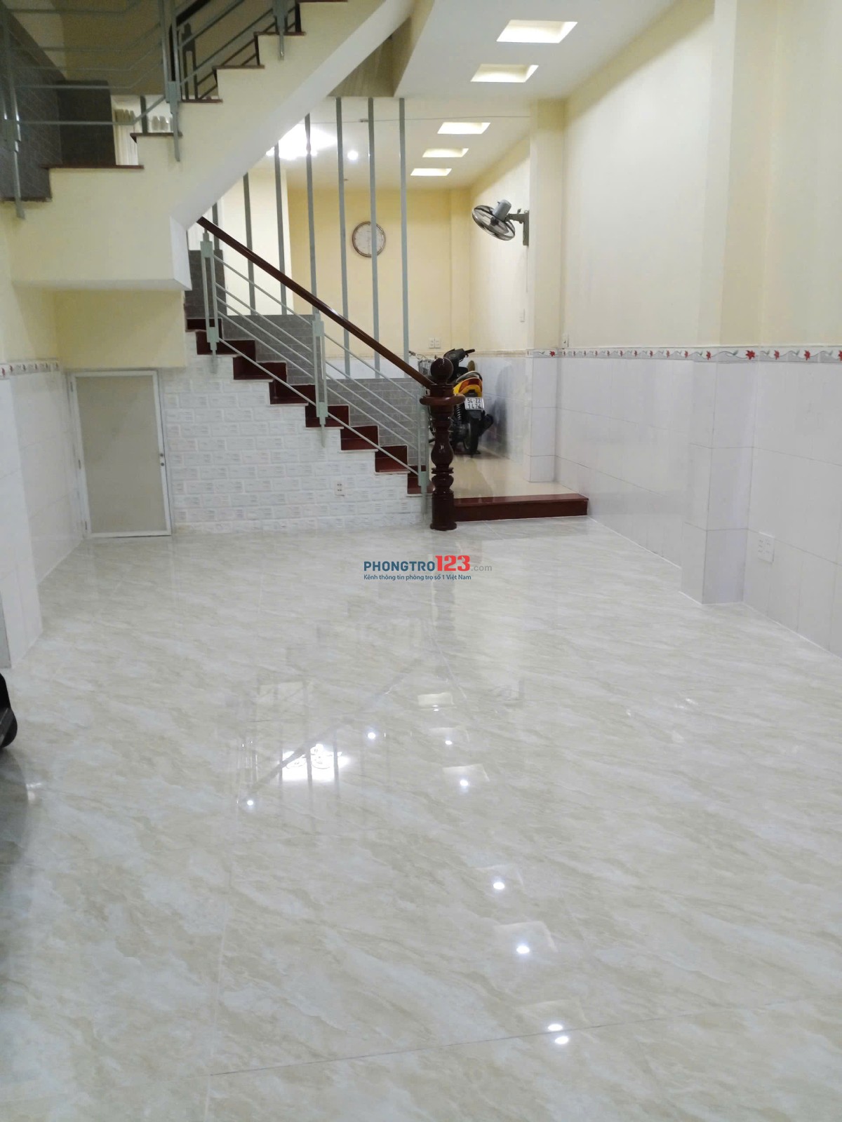 *[11 triệu] Cho thuê Mặt Bằng Đường Số..Q4. (4X12) Gần Chung Cư, Mới Đep. Vào KD ngay