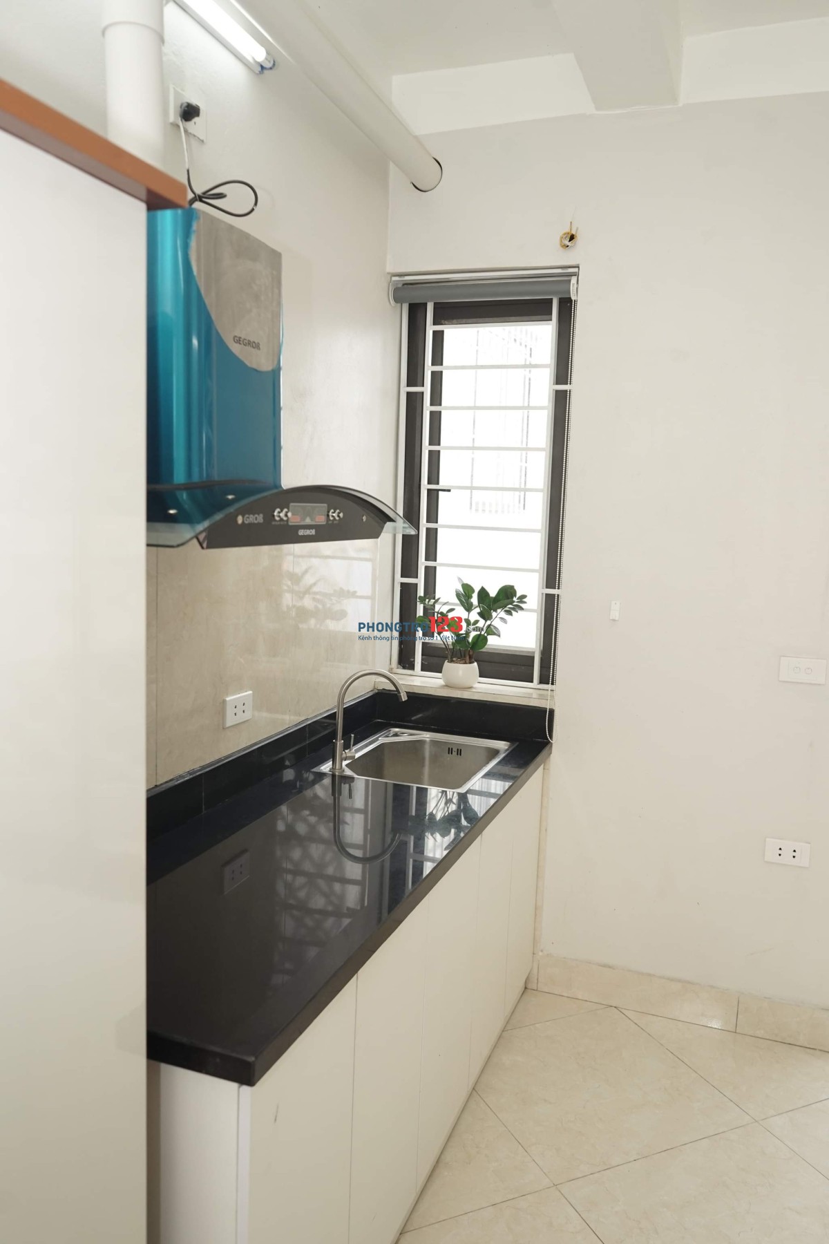 Phòng trọ thoang- co ban cong- an ninh- an toan - gan trung tam