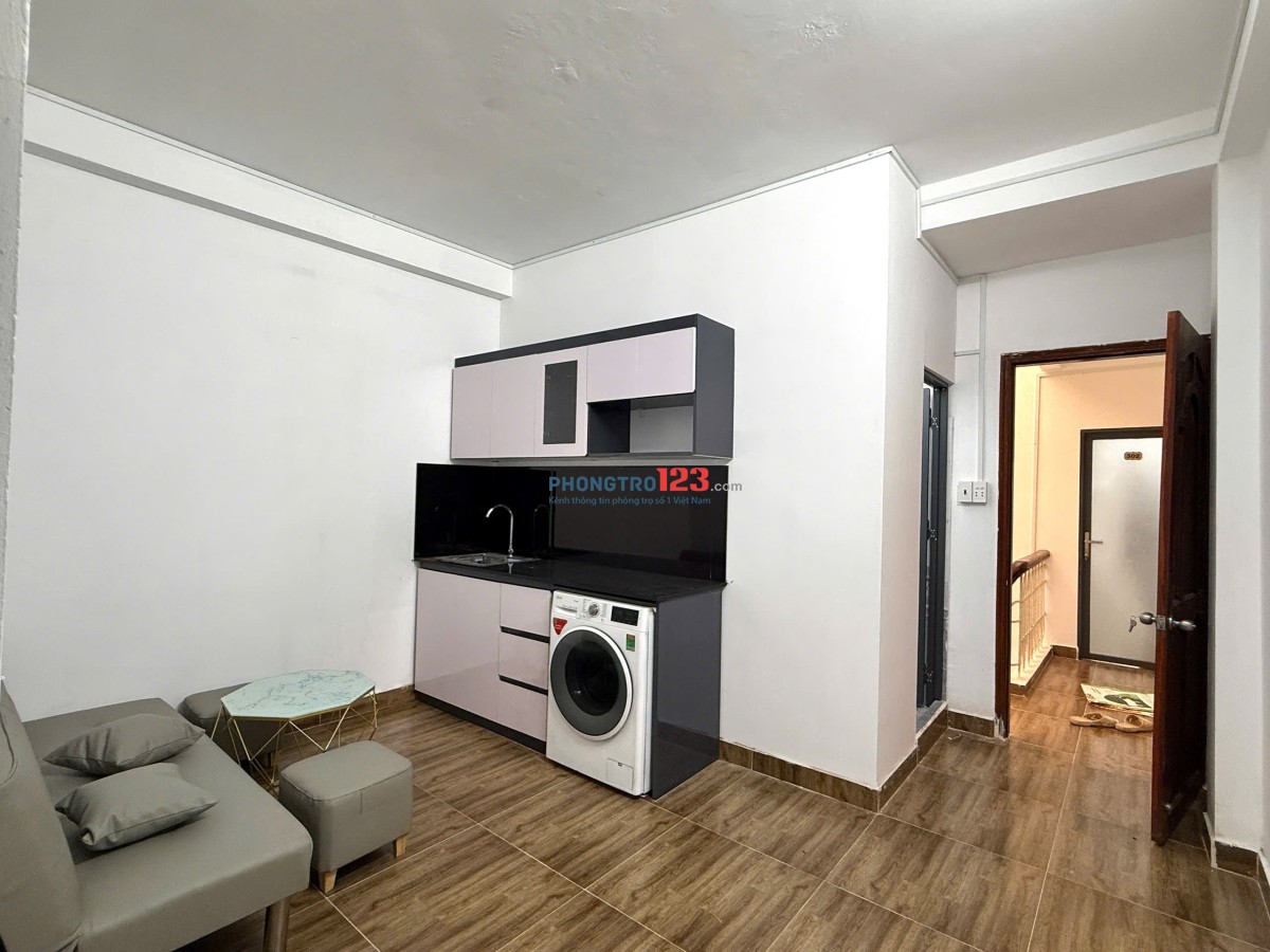 Cho thuê căn hộ 2Pn balcony MGR - Landmark 81 - Metro Tân Cảng - N4 Hàng Xanh - ĐH Hutech