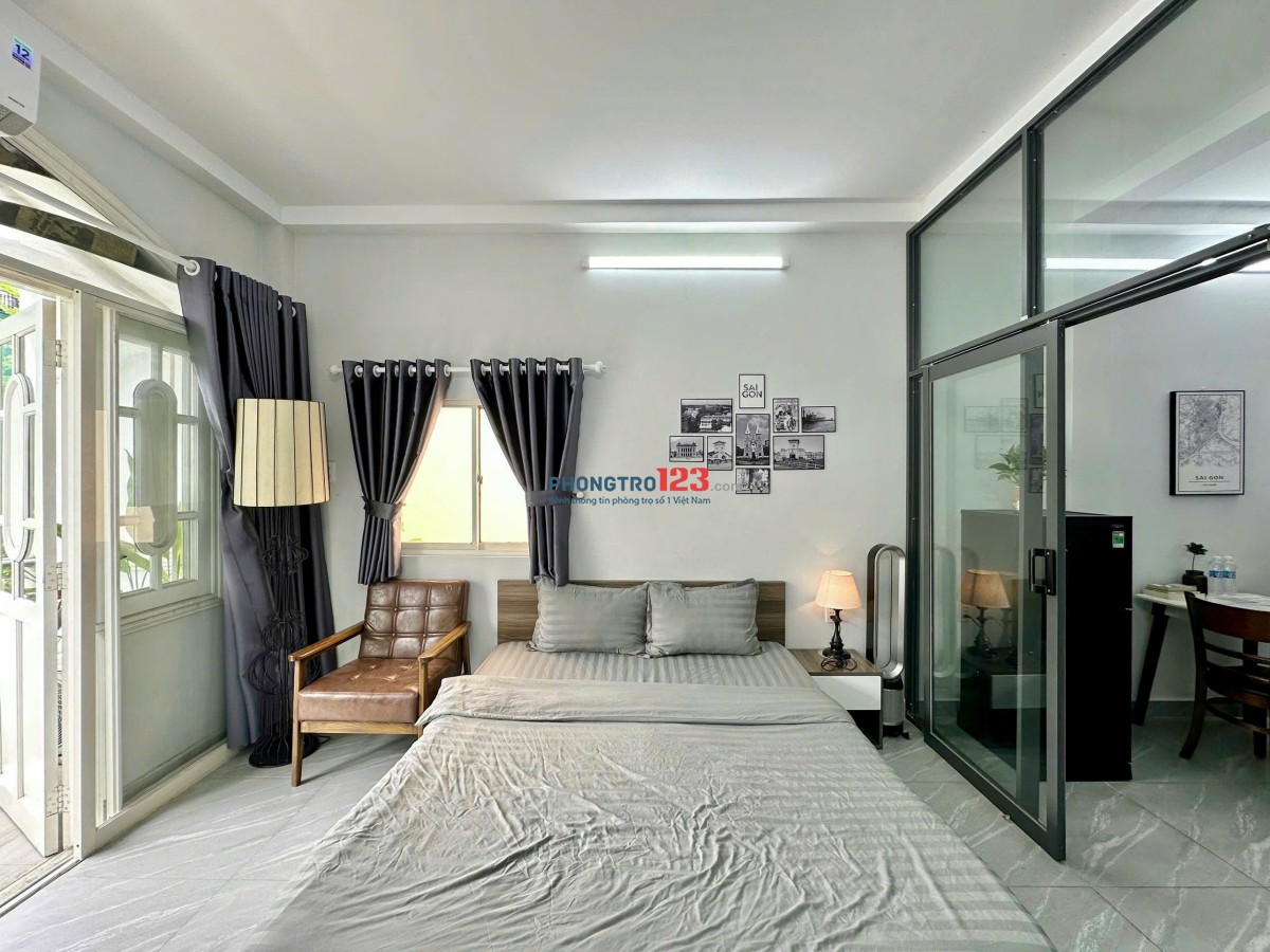 Cho thuê căn hộ 1PN balcony giá rẽ ngay cầu Calmette - chợ Bến Thành