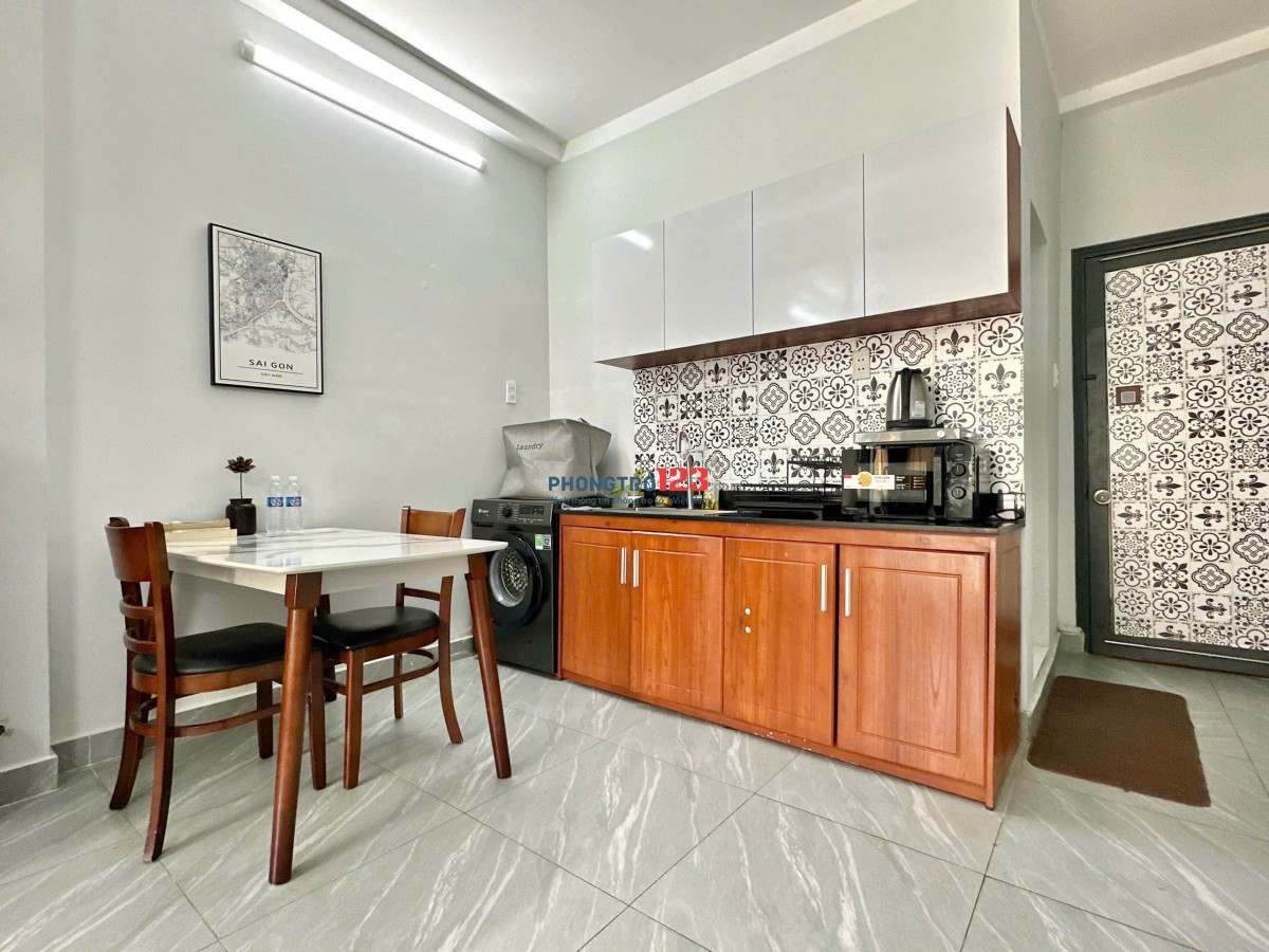 Cho thuê căn hộ 1PN balcony giá rẽ ngay cầu Calmette - chợ Bến Thành