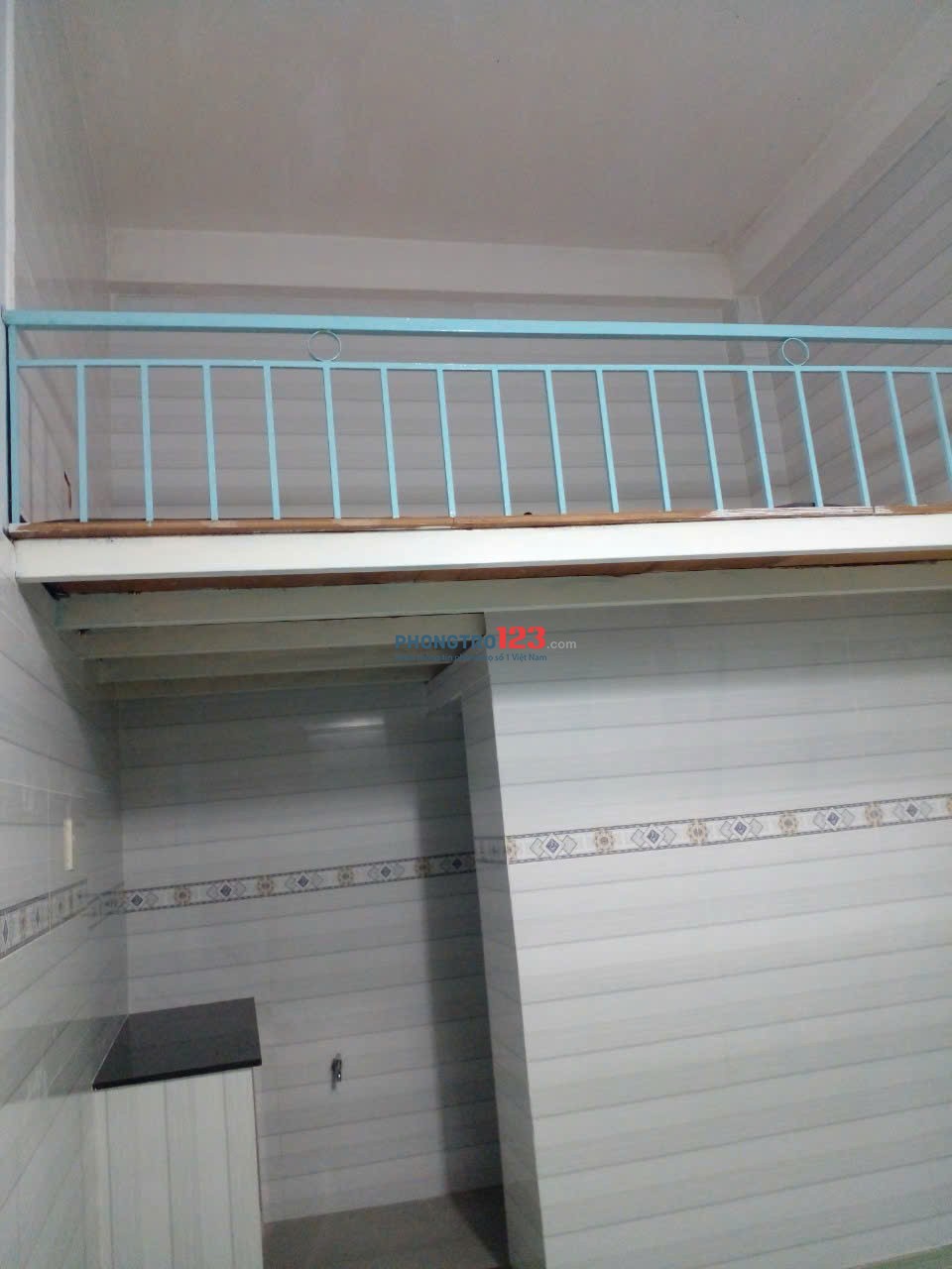 Phòng máy lạnh, gác lửng, chỗ đậu xe riêng, giờ giấc tự do, an ninh, yên tĩnh gần đại học cảnh sát