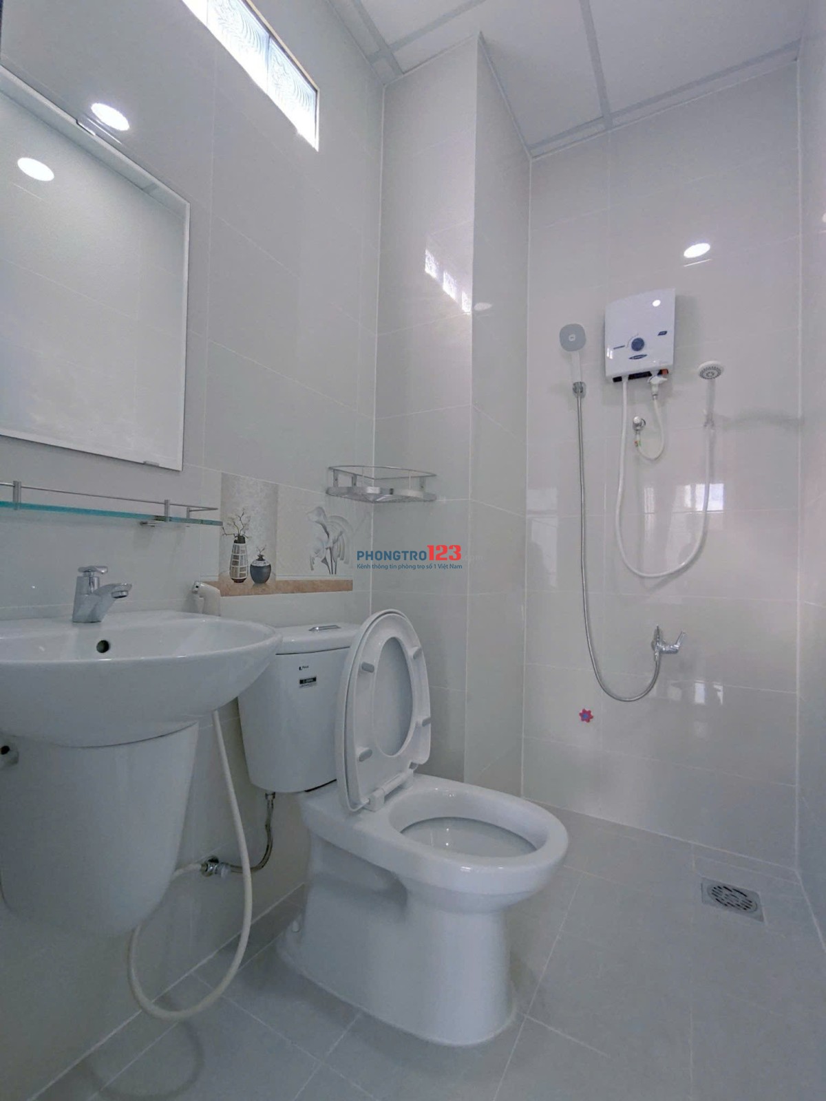 Phòng Trọ Ban Công Thang Máy 35m2 Nguyễn Văn Đậu Bình Thạnh Gần Chợ Bà Chiểu Phan Xích Long quận 1