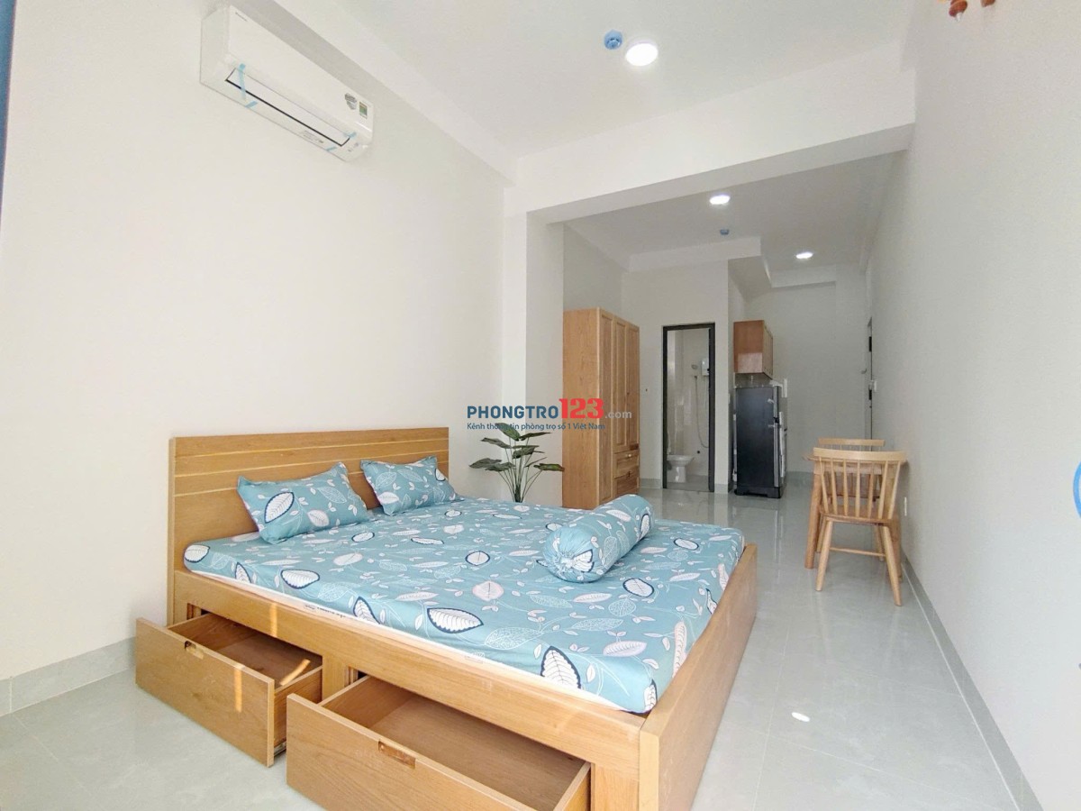 Phòng Trọ Ban Công Thang Máy 35m2 Nguyễn Văn Đậu Bình Thạnh Gần Chợ Bà Chiểu Phan Xích Long quận 1