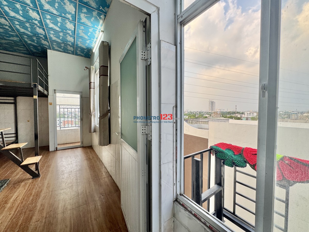 CHÍNH CHỦ CHO THUÊ PHÒNG BAN CÔNG THOÁNG SÁT ĐH NGUYỄN TẤT THÀNH ĐI BỘ