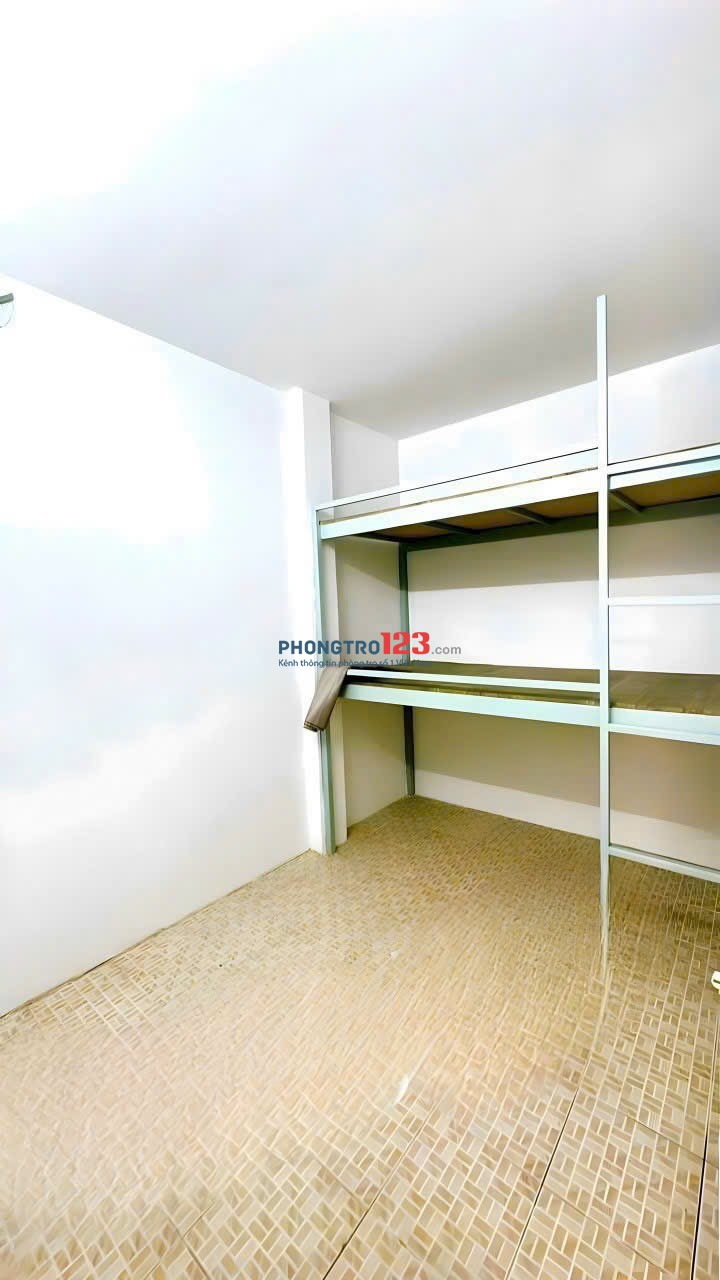 Phòng trọ mới giá 1,8tr trung tâm Q4