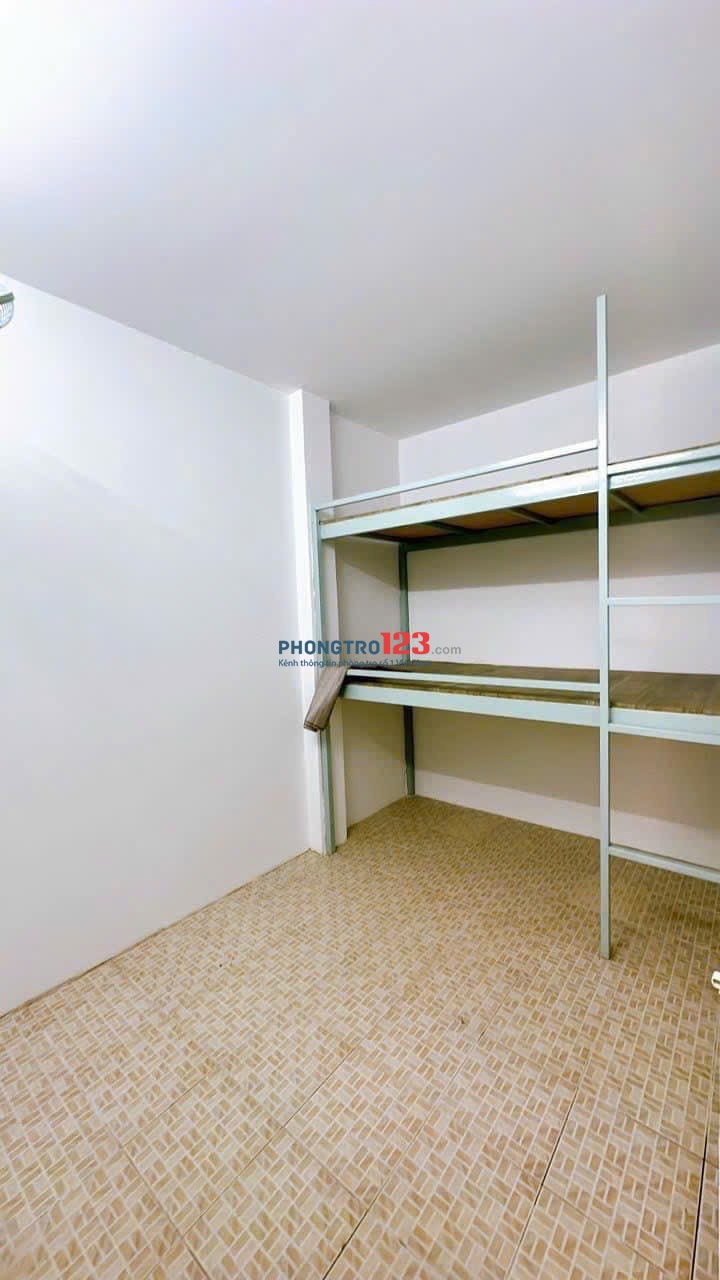 Phòng trọ mới giá 1,8tr trung tâm Q4