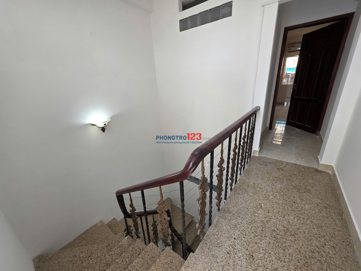 Cho nhà riêng khu bàn cờ 1 trệt, 3 lầu, 6p ngủ, 4wc, giá 18tr/th