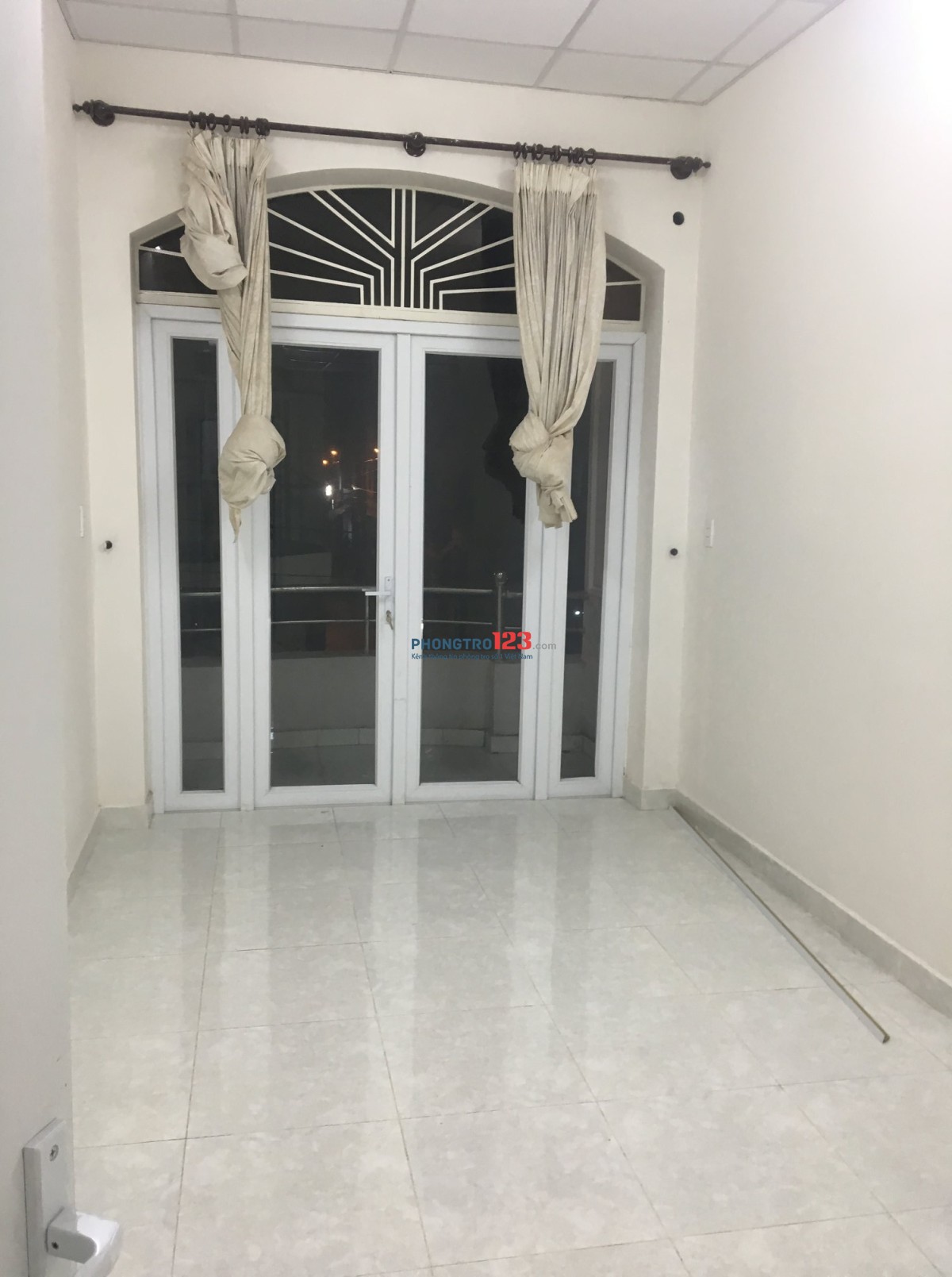 CHO THUÊ NHÀ NGUYÊN CĂN HẺM XE HƠI/XE TẢI QUAY ĐẦU