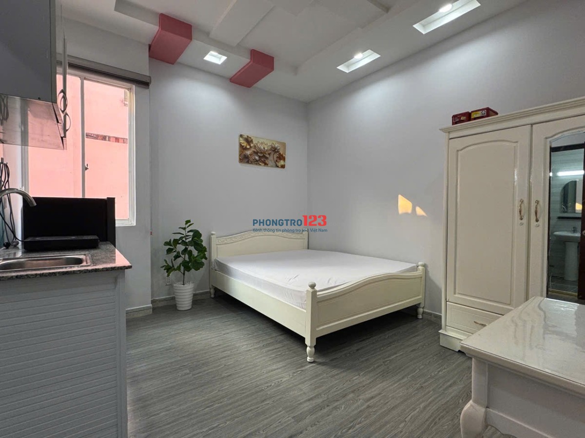 Cho thuê căn hộ Studio Cửa sổ, sạch sẽ Q1 gần cầu Ông Lãnh, cầu Calmette, Bùi Viện, chợ Bến Thành