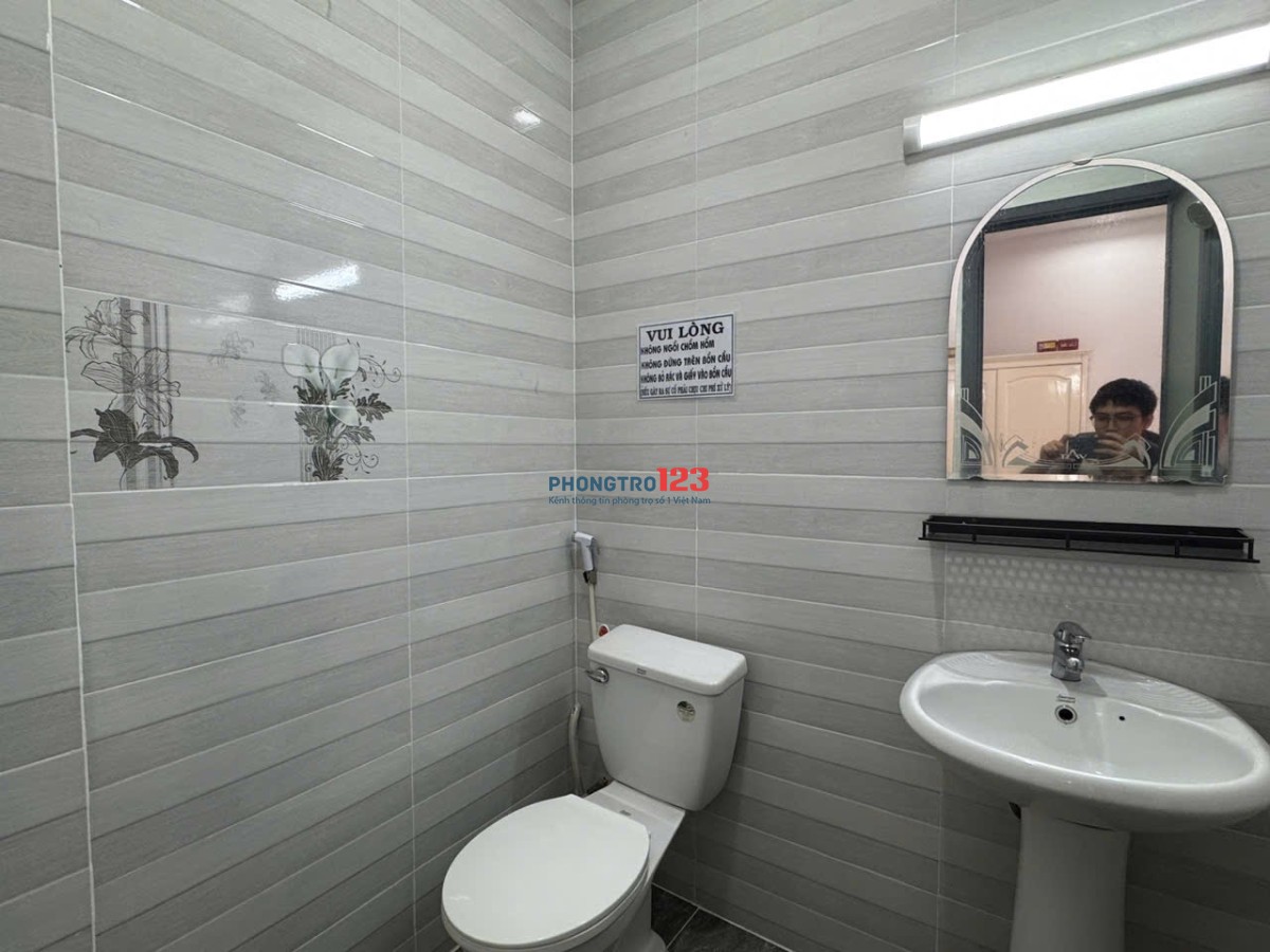 Cho thuê căn hộ Studio Cửa sổ, sạch sẽ Q1 gần cầu Ông Lãnh, cầu Calmette, Bùi Viện, chợ Bến Thành