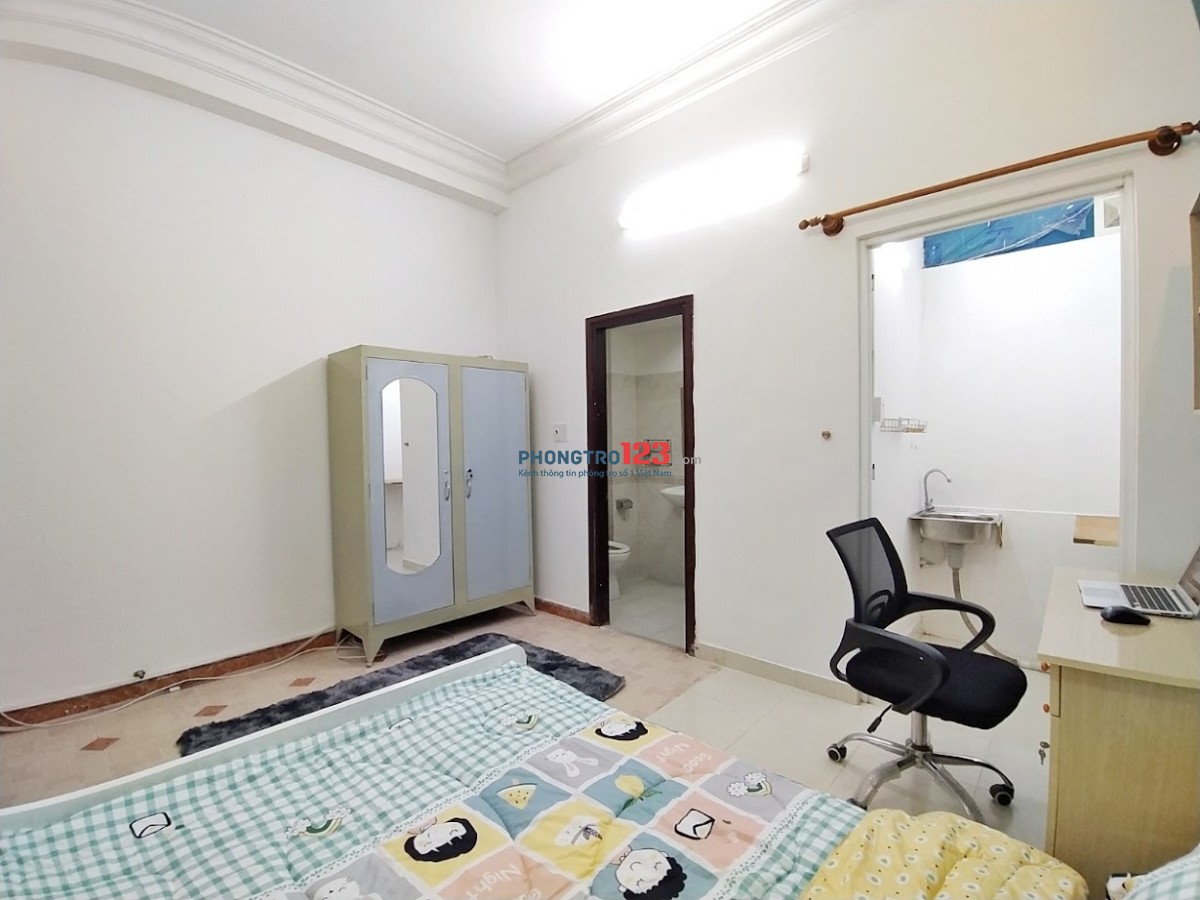 Studio full tiện nghi cho 2 người 2 xe dọn vào ở ngay Đào Duy Anh giao Hồ Văn Huê
