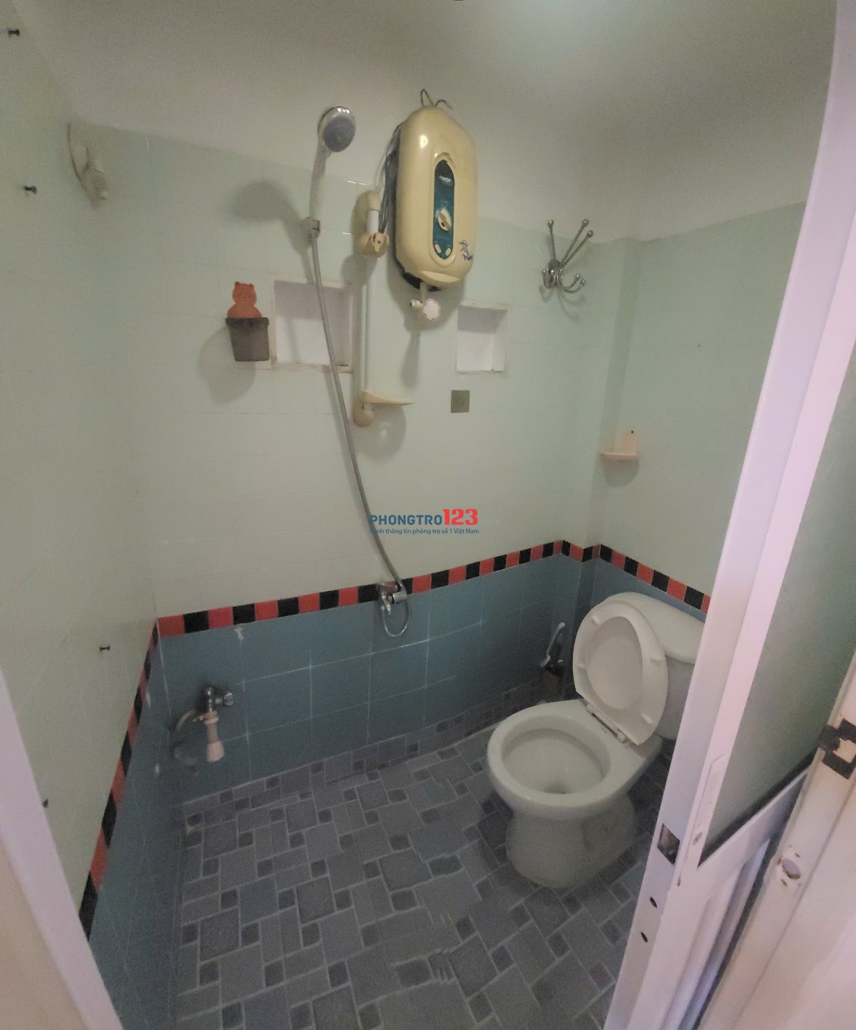 NHÀ CHO THUÊ Trần Đình Xu, Q1. 15tr/ tháng