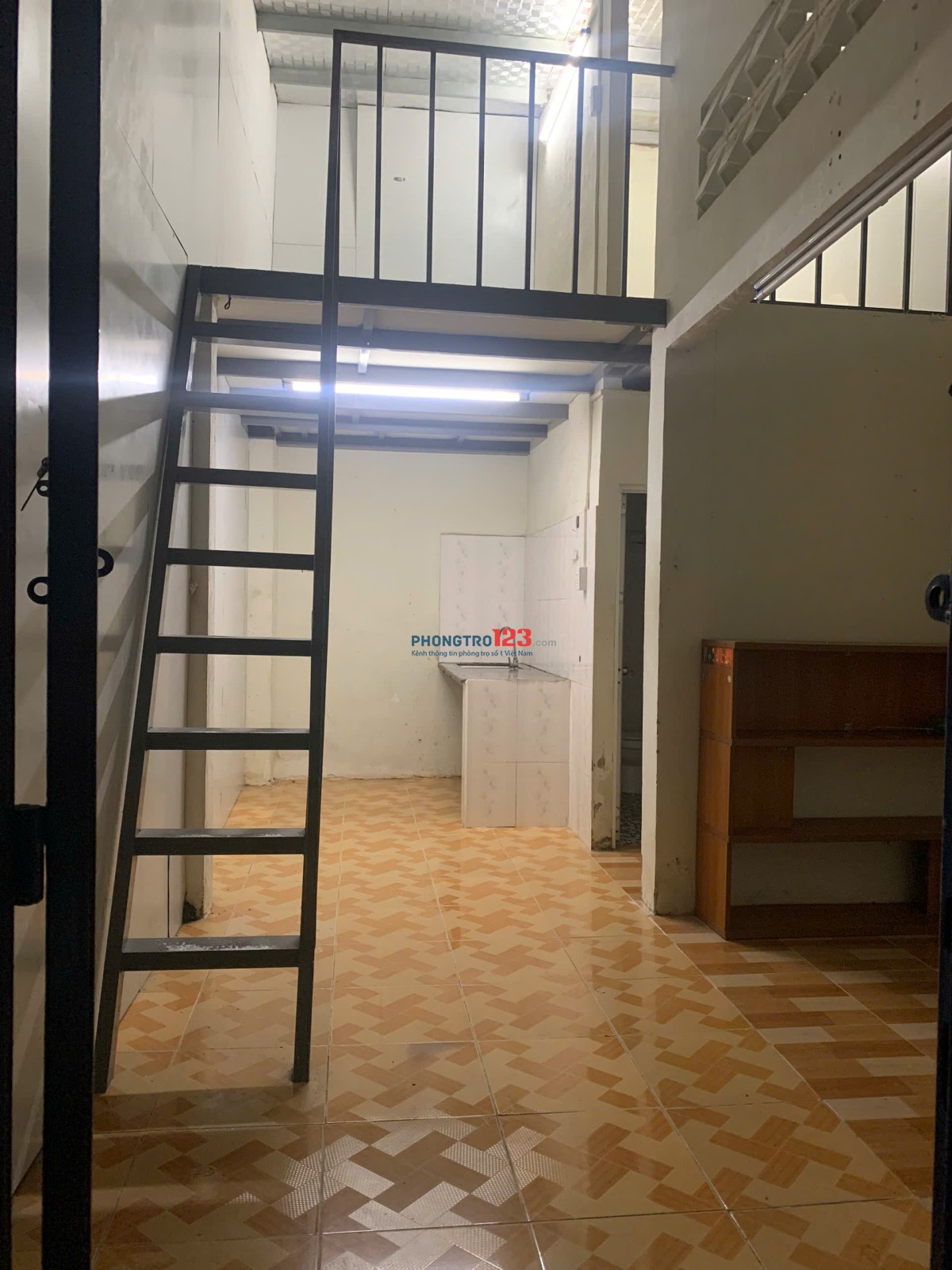 CHO THUÊ PHÒNG TRỌ GÁC LỬNG – RỘNG RÃI, Ở THOẢI MÁI