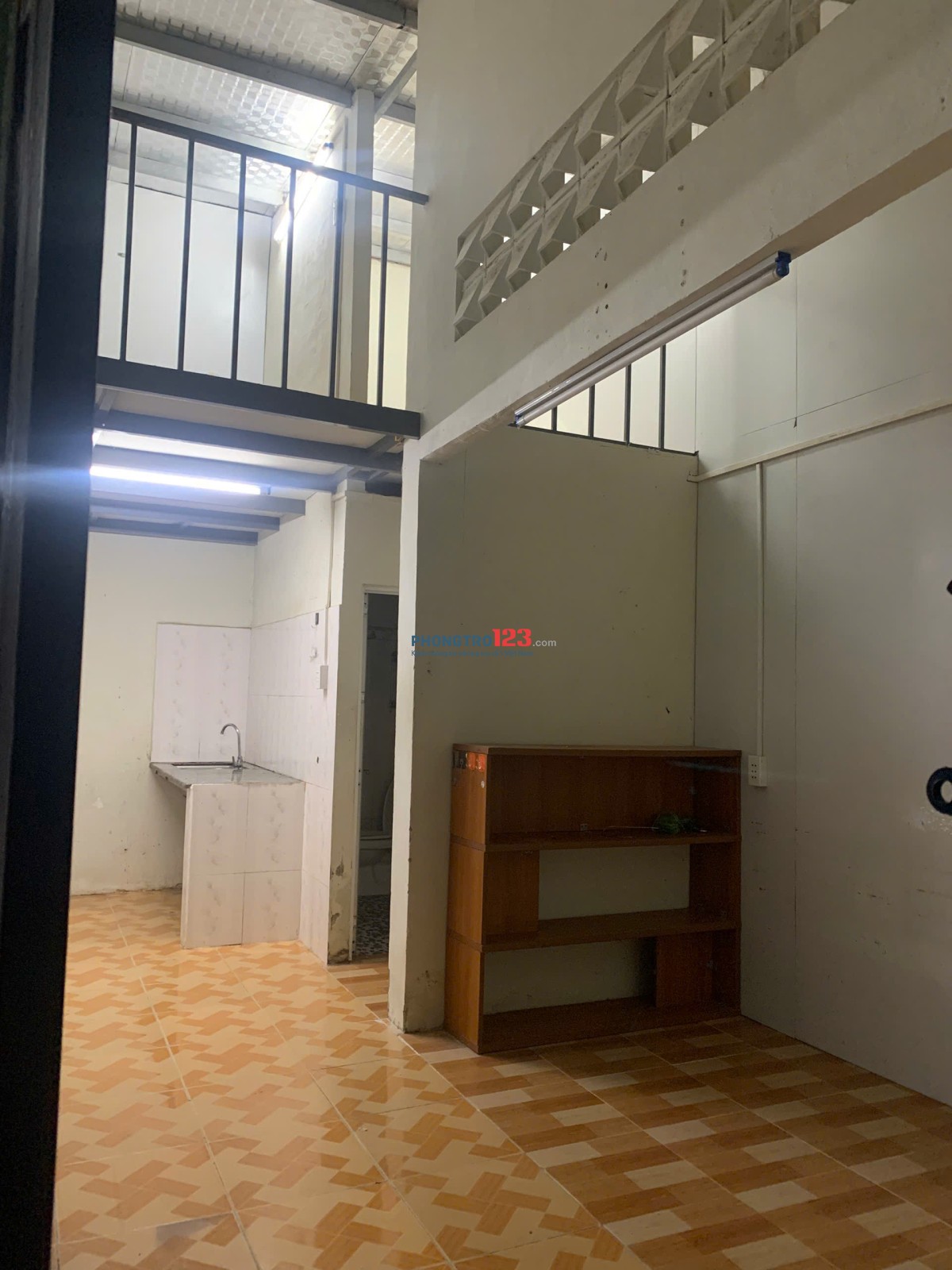 CHO THUÊ PHÒNG TRỌ GÁC LỬNG – RỘNG RÃI, Ở THOẢI MÁI