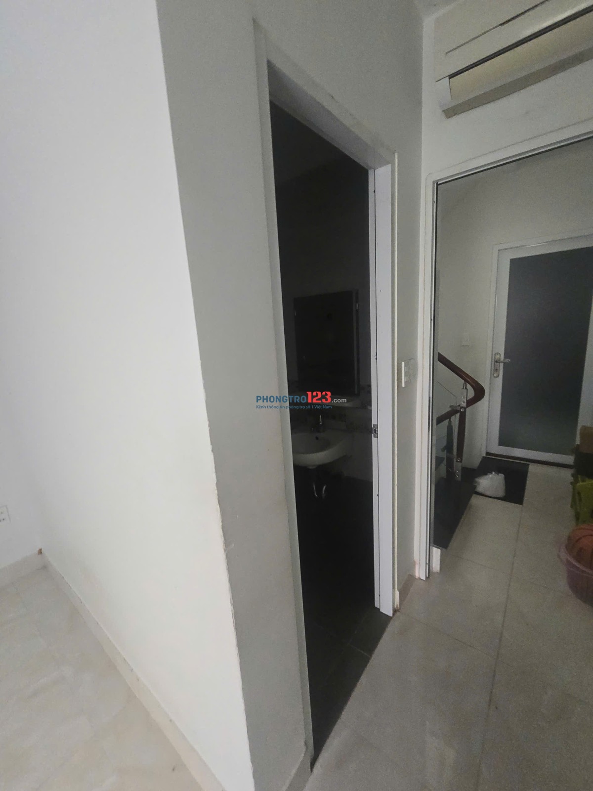 Cho thuê phòng trọ, diện tích 13,8 m2, có WC trong phòng