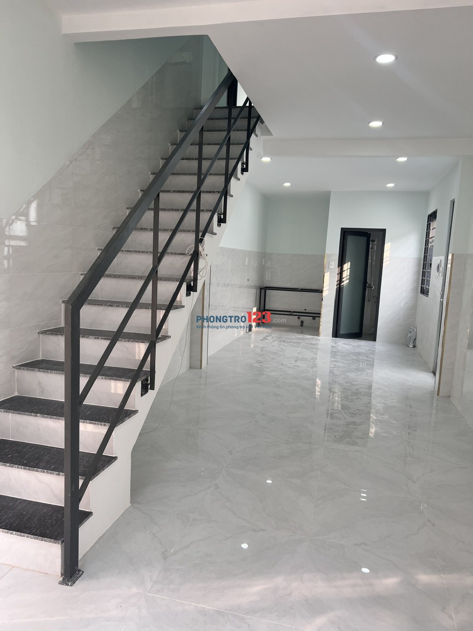 Cho thuê nhà đường Tân Sơn Nhì, P Tân Sơn Nhì, Tân Phú, giá 9tr