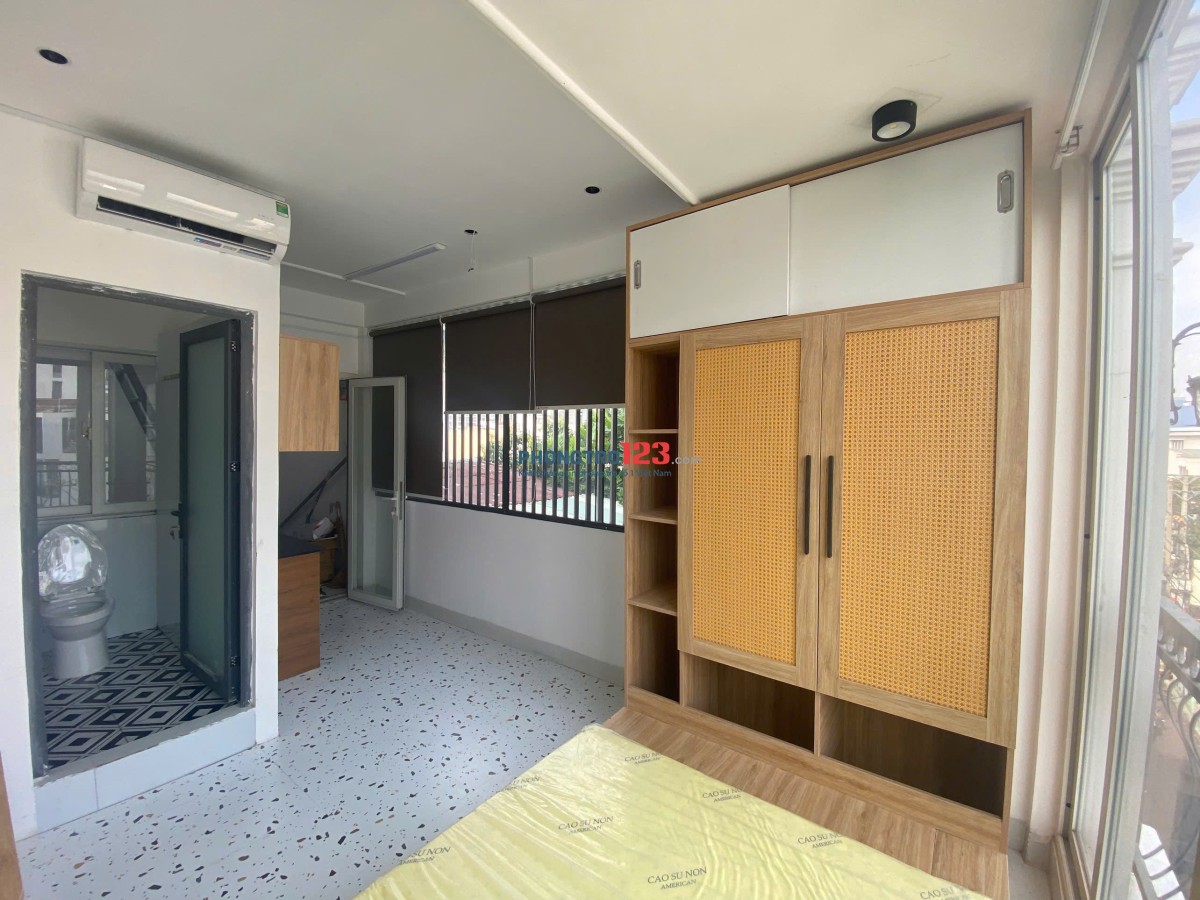 Cho Thuê Phòng Cửa sổ lớn siêu thoáng, tách bếp giá chỉ 5,5 triệu ngay khu Phan Xích Long, Phú Nhuận